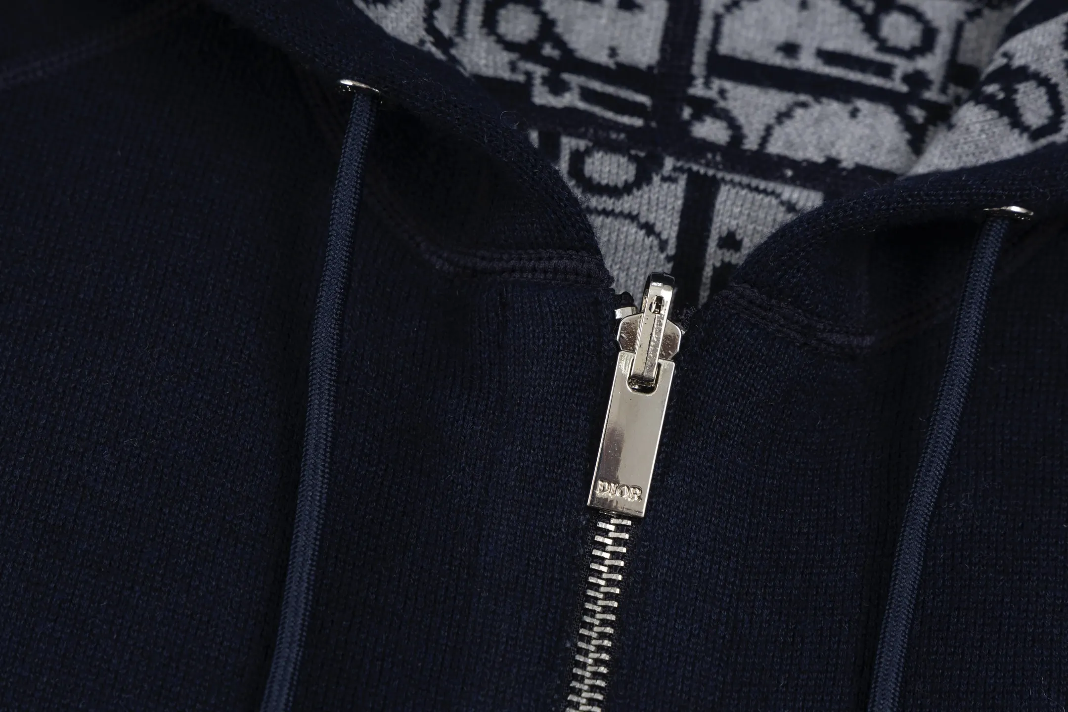 Reversible Oblique Cashmere-Blend Zip-Up Hoodie D37021212 — view 4