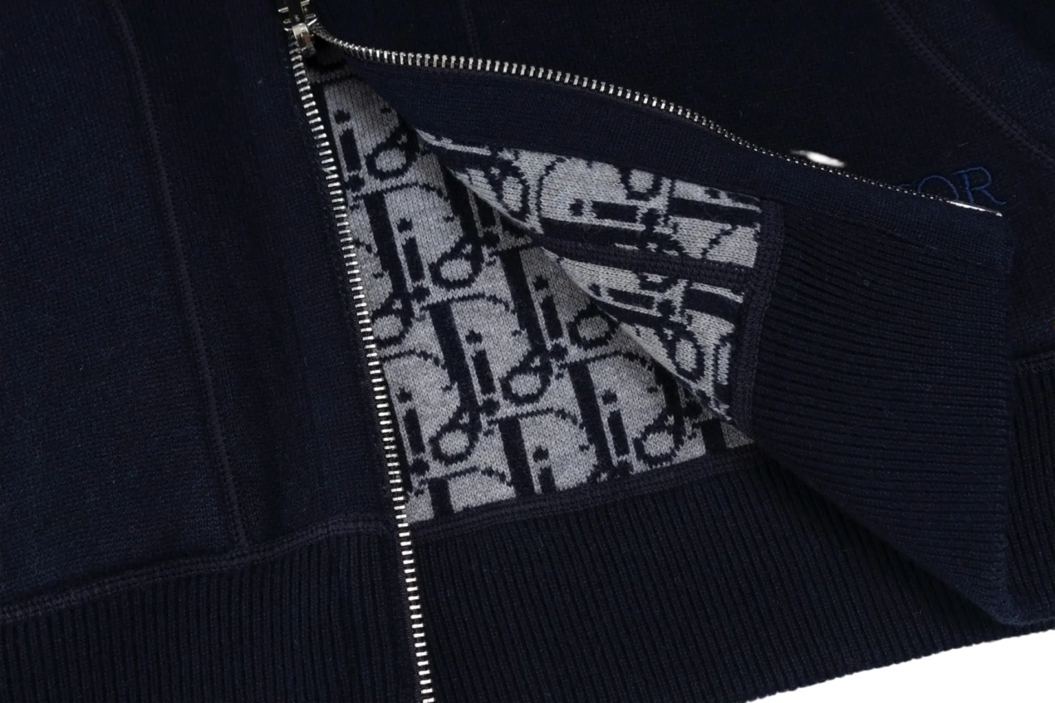 Reversible Oblique Cashmere-Blend Zip-Up Hoodie D37021212 — view 9