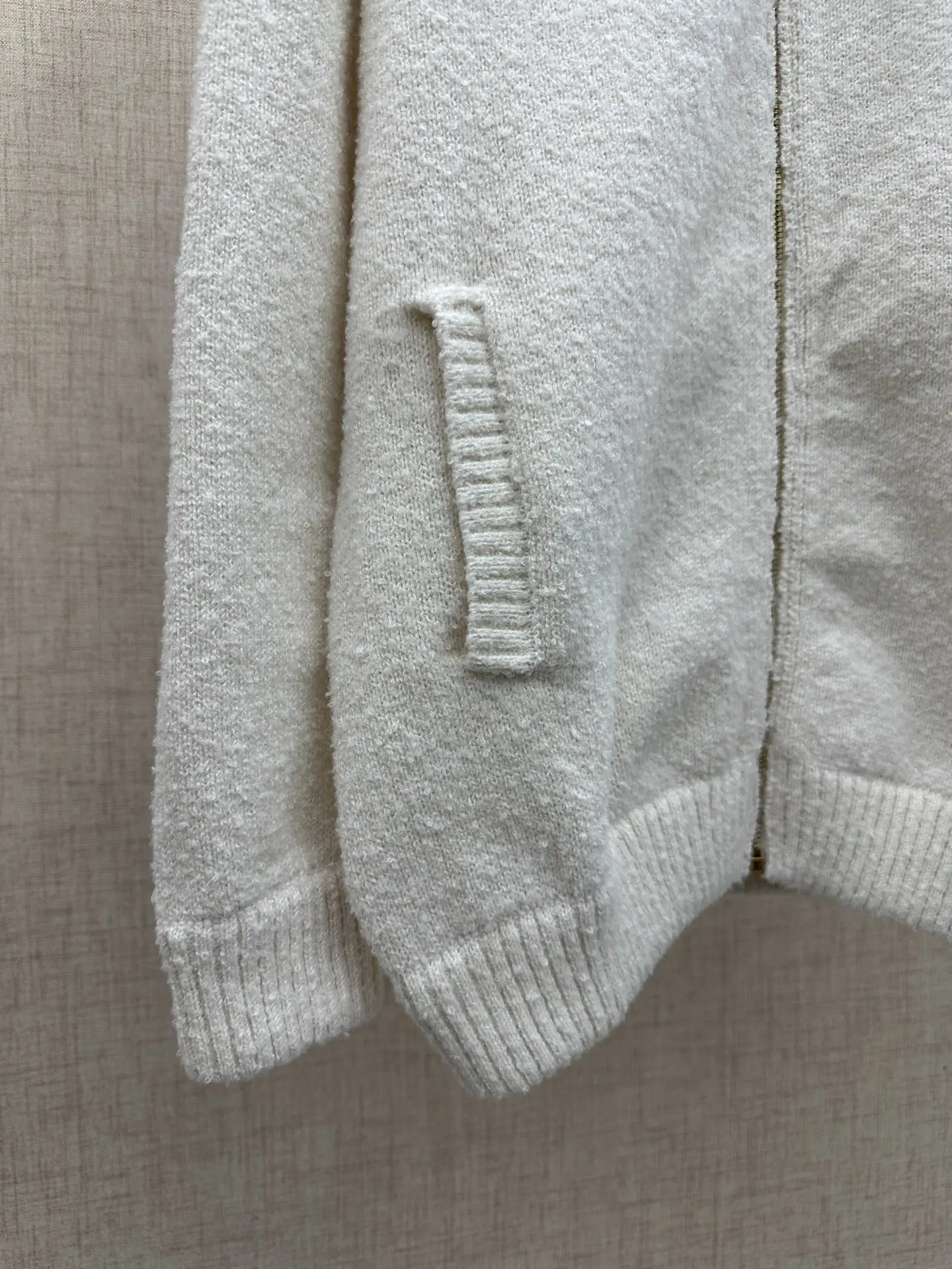 Script Logo Bouclé Wool Zip-Up Cardigan D37021345 — view 5