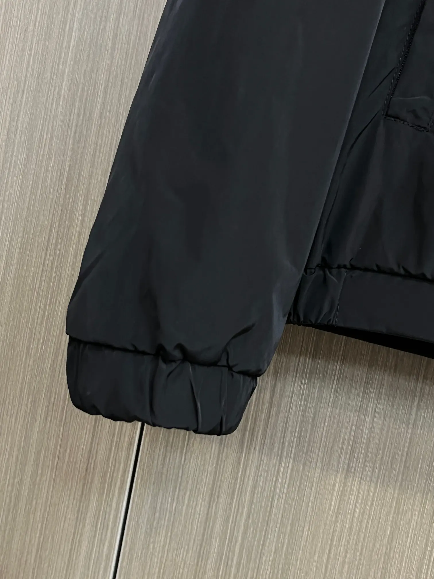 Logo-Patch Hooded Windbreaker Jacket D38014366 — view 9