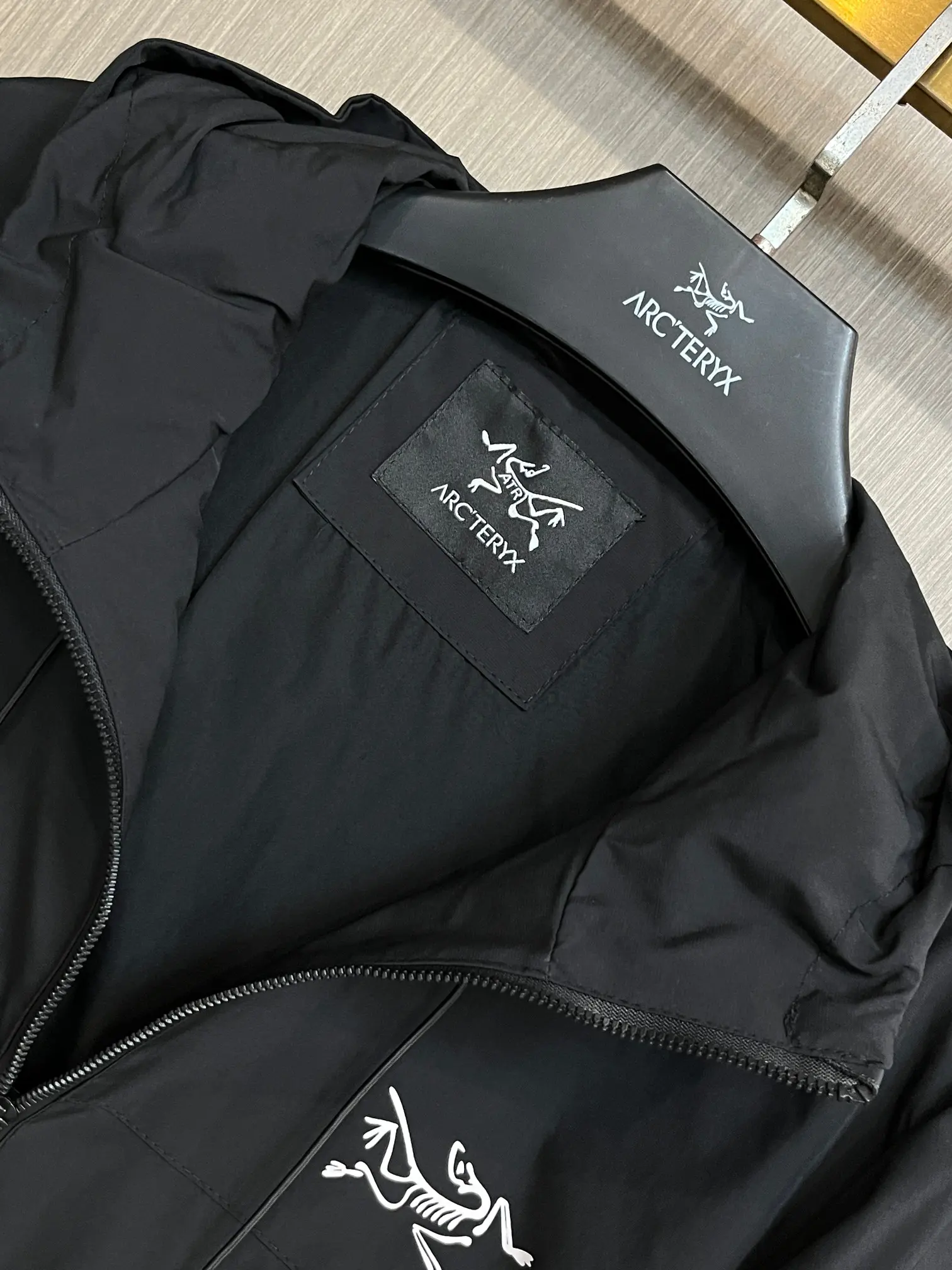 Hooded Lightweight Performance Shell Jacket D38014382 — view 4