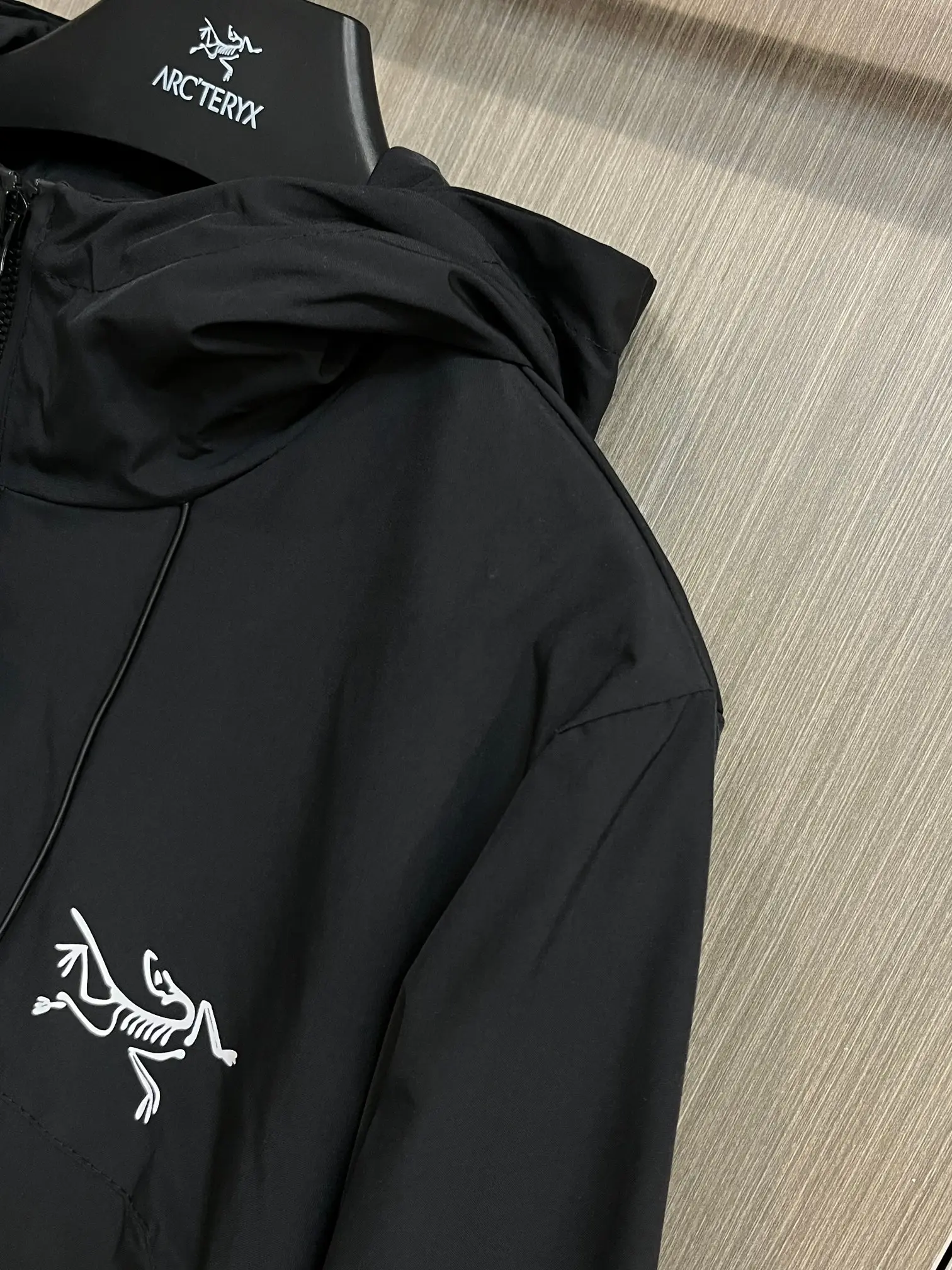 Hooded Lightweight Performance Shell Jacket D38014382 — view 5