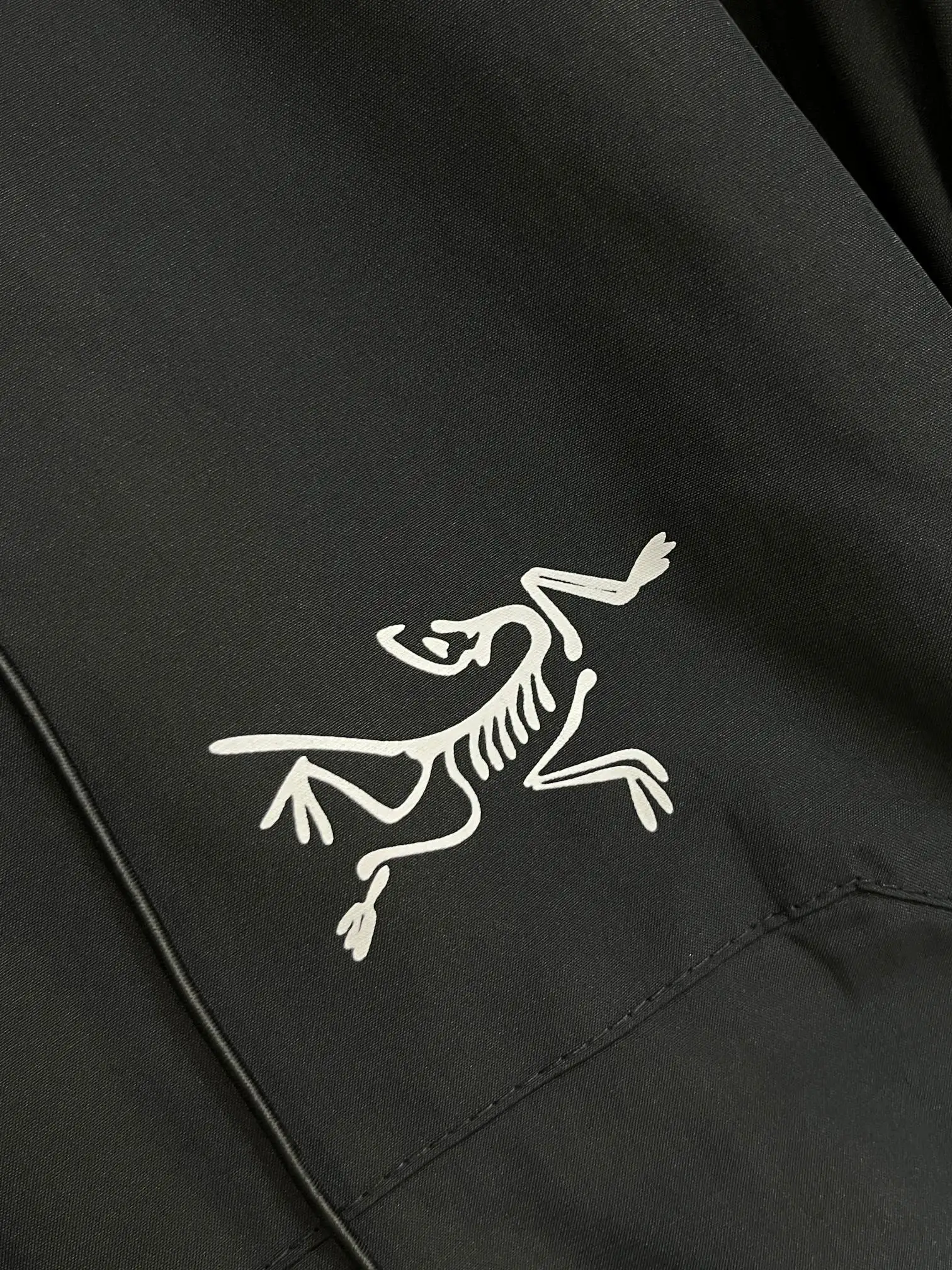 Hooded Lightweight Performance Shell Jacket D38014382 — view 6