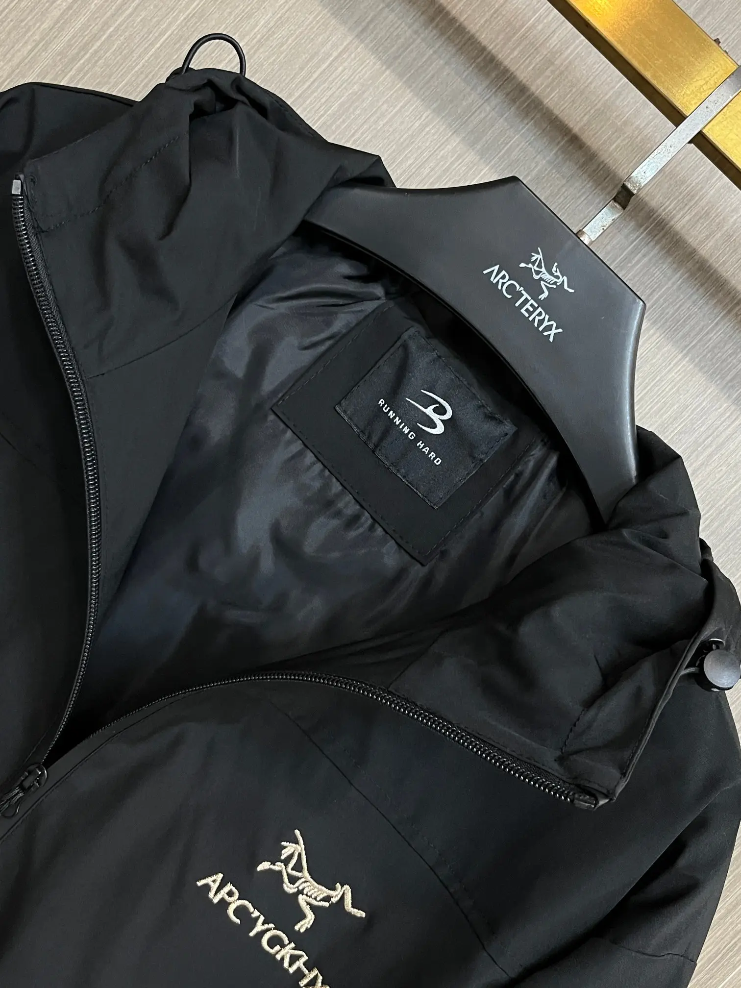 Hooded Technical Shell Jacket D38014316 — view 4