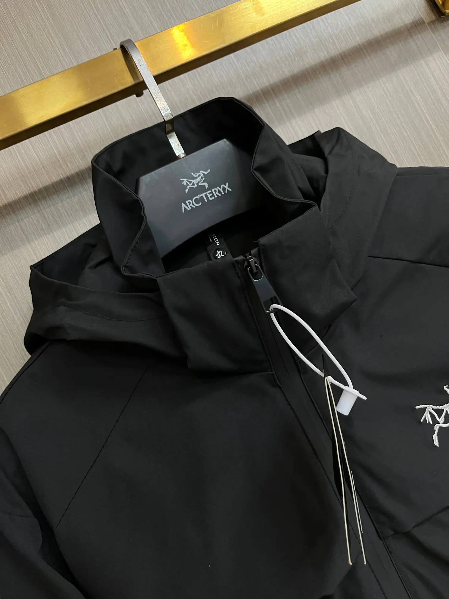 Arc'teryx Hooded Technical Shell Jacket D38014314 — view 3