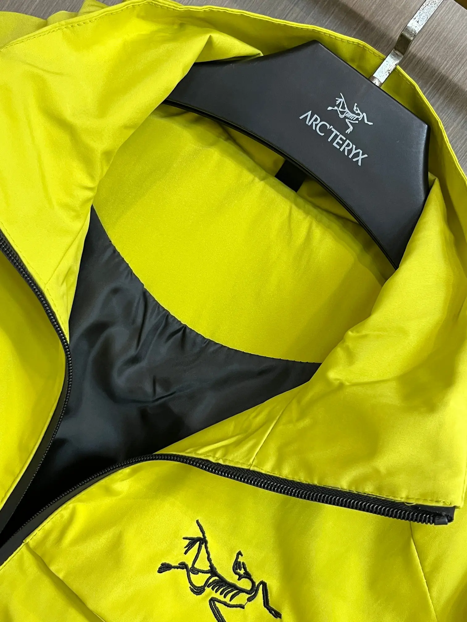 Hooded Technical Shell Jacket D38014313 — view 5