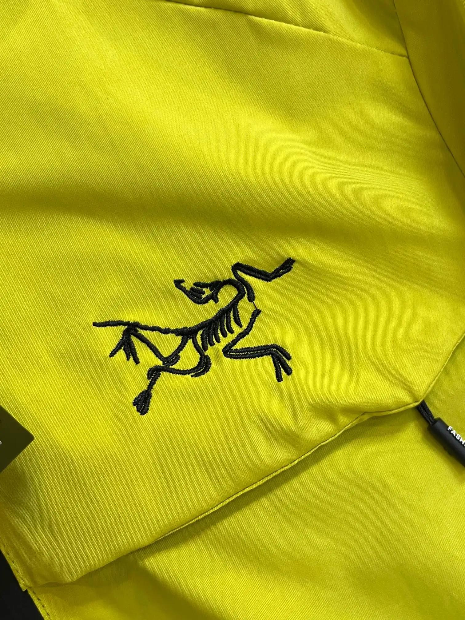 Hooded Technical Shell Jacket D38014313 — view 7