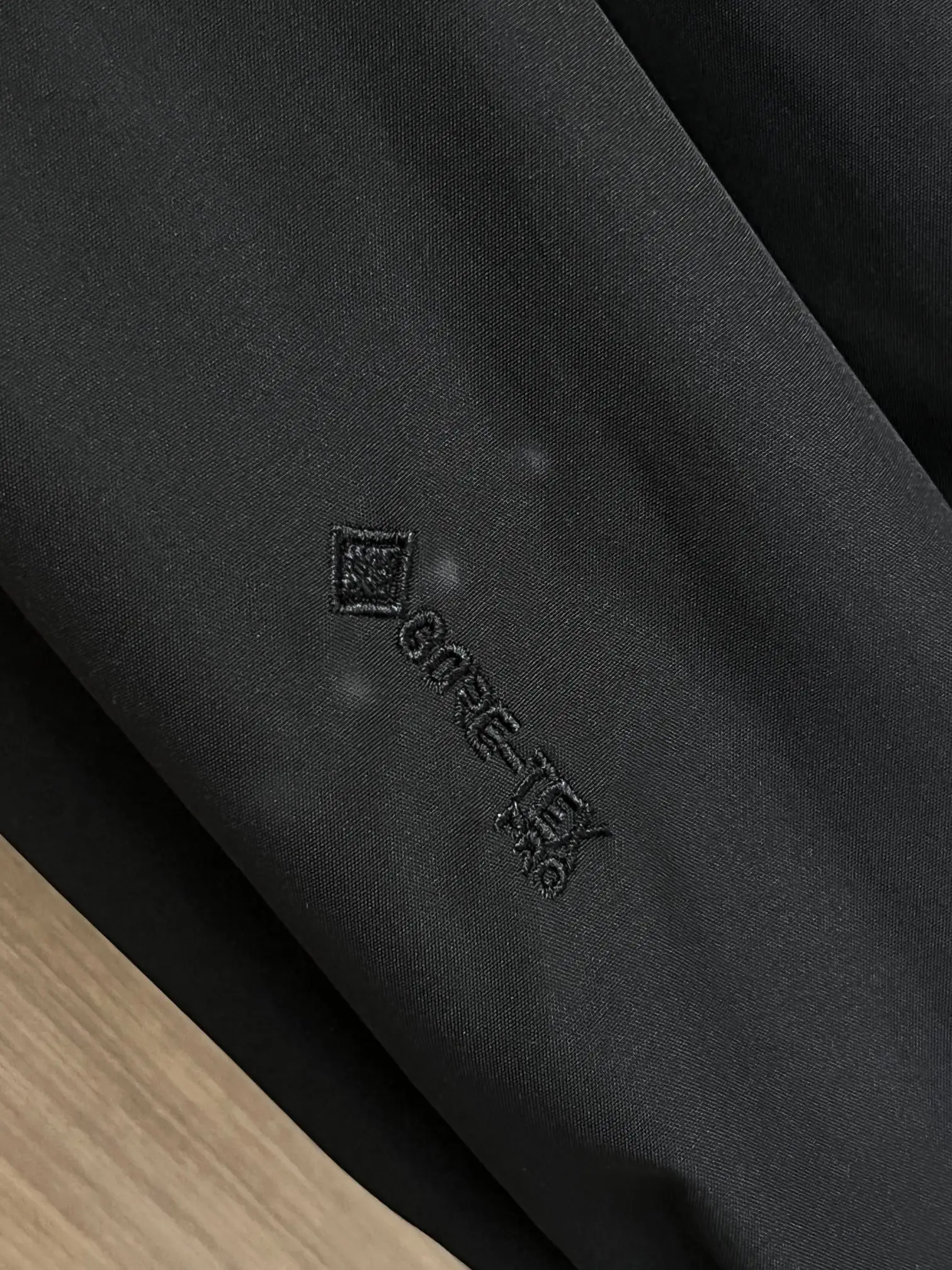 Arc'teryx Hooded Shell Jacket with Contrast Zips D38014362 — view 9