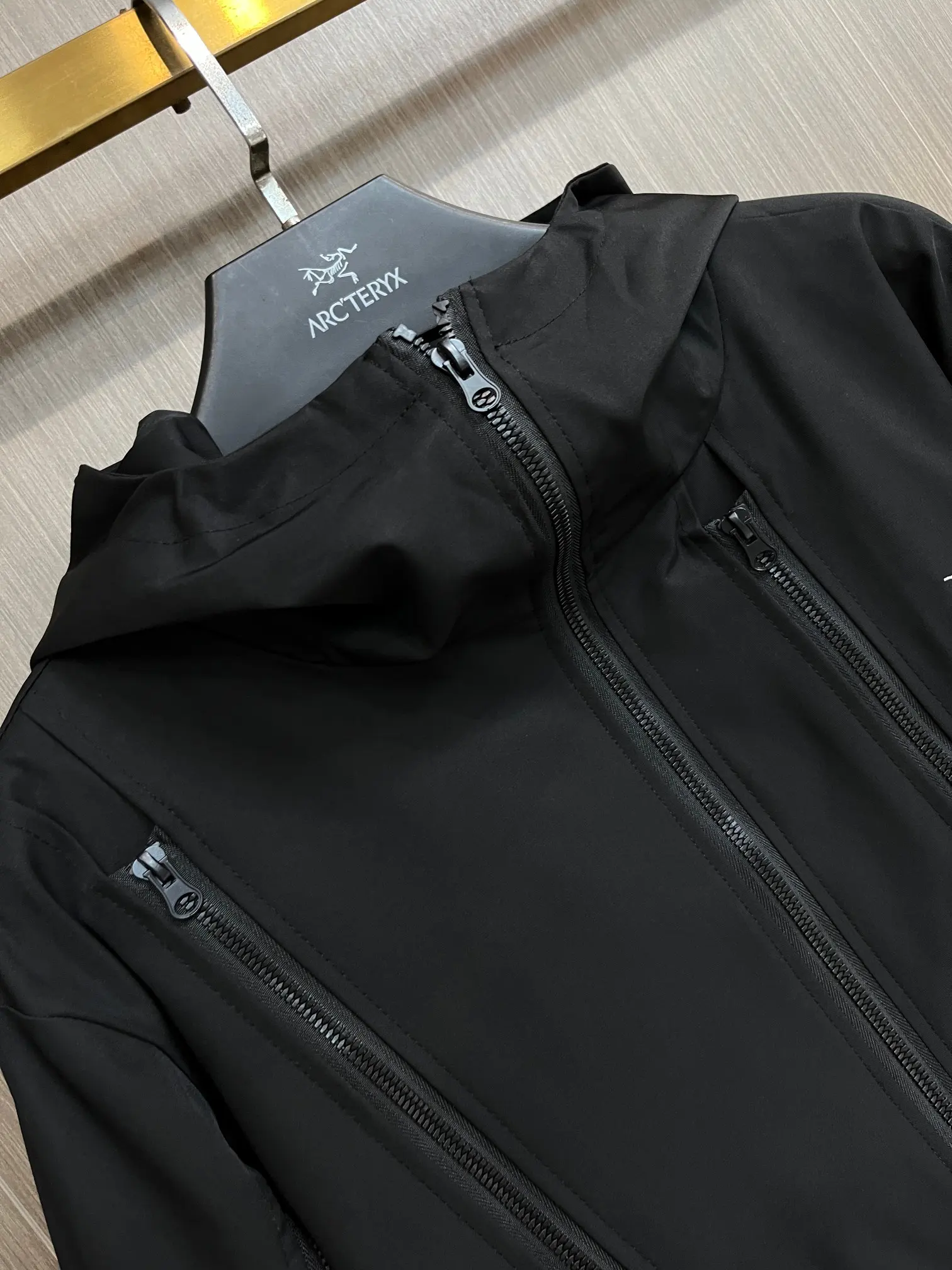 Hooded Technical Shell Jacket D38014319 — view 3