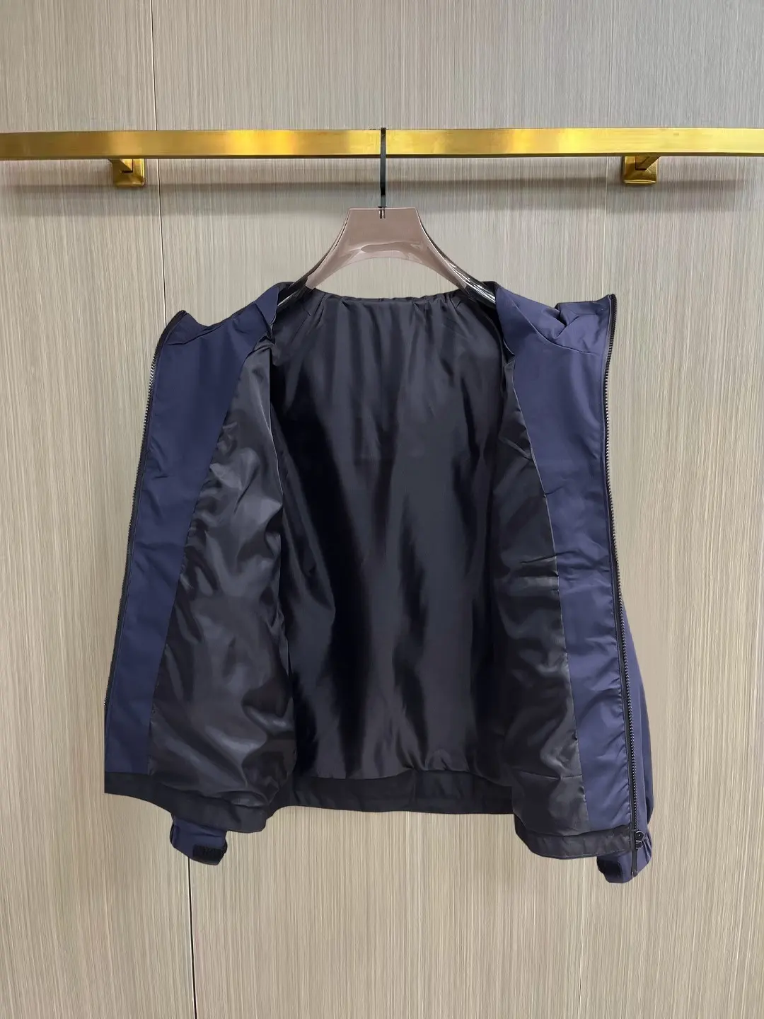 Arc'teryx Two-Tone Hooded Shell Jacket D38014463 — view 3