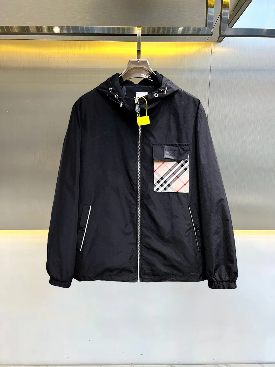 Check-Pocket Hooded Shell Jacket D38014704