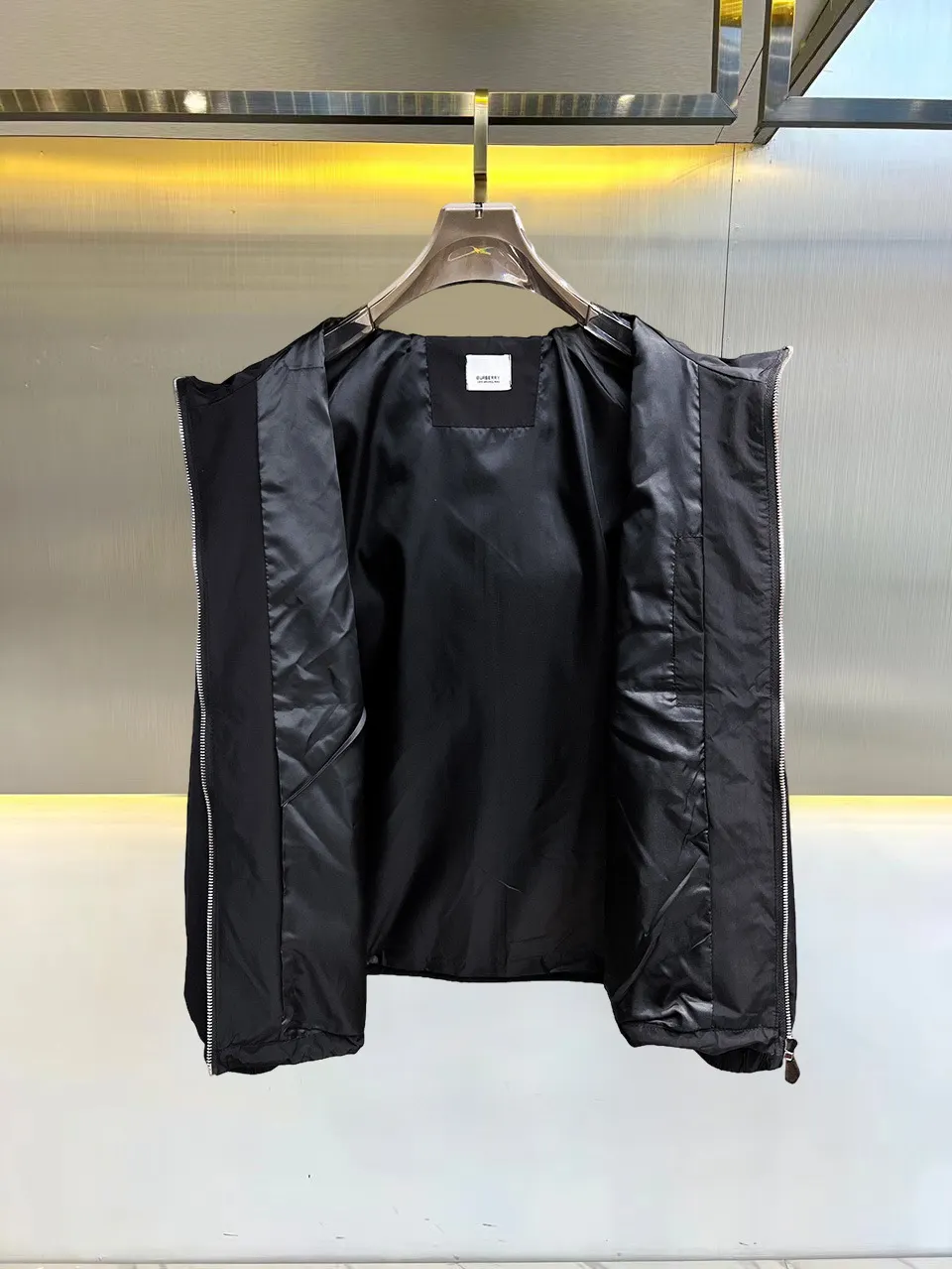 Check-Pocket Hooded Shell Jacket D38014704 — view 3