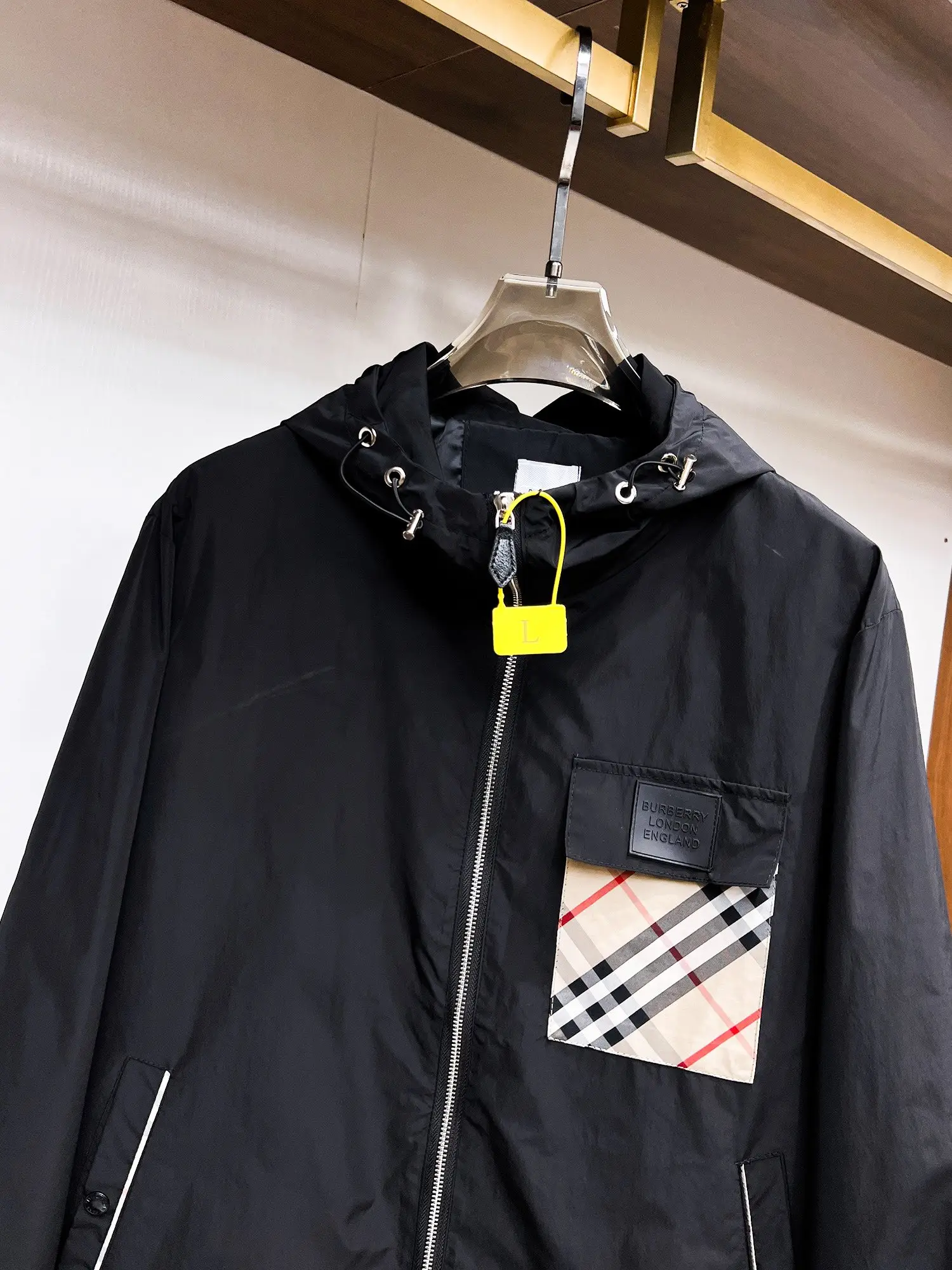 Check-Pocket Hooded Shell Jacket D38014704 — view 4