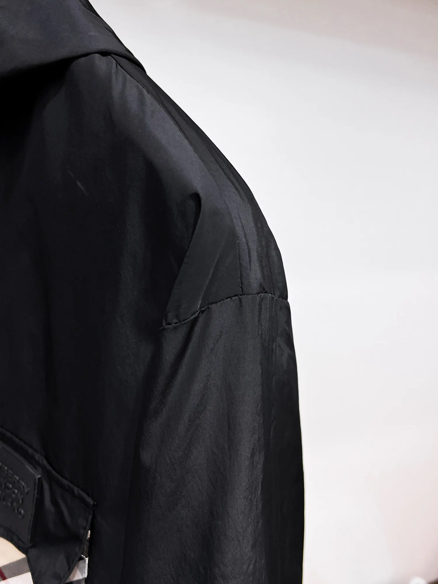 Check-Pocket Hooded Shell Jacket D38014704 — view 7