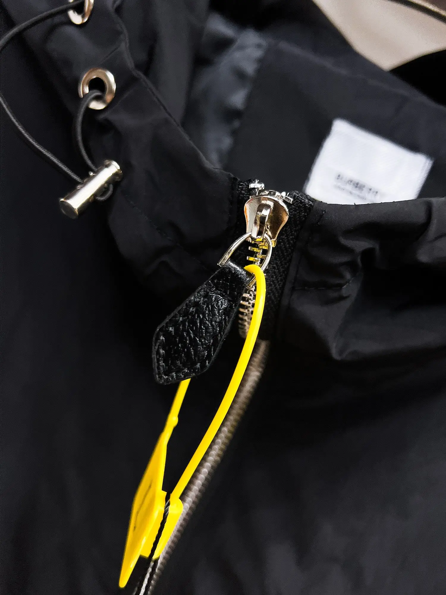 Check-Pocket Hooded Shell Jacket D38014704 — view 9