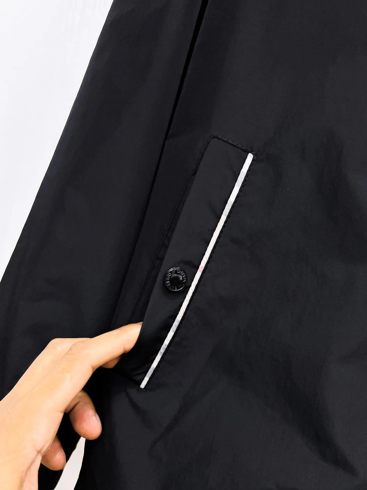 Check-Pocket Hooded Shell Jacket D38014704 — view 10