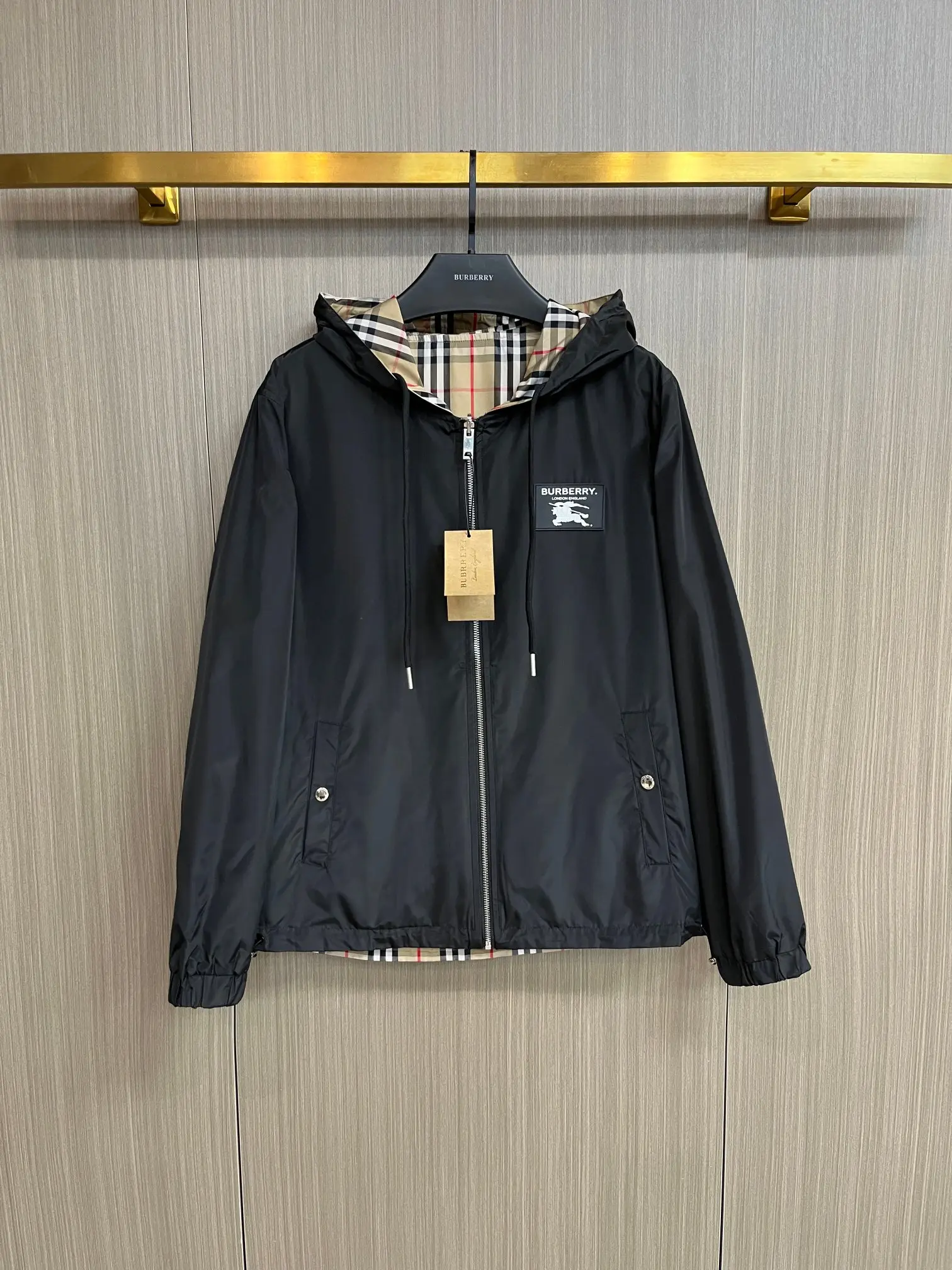 Reversible Check-Lined Hooded Jacket D38014381