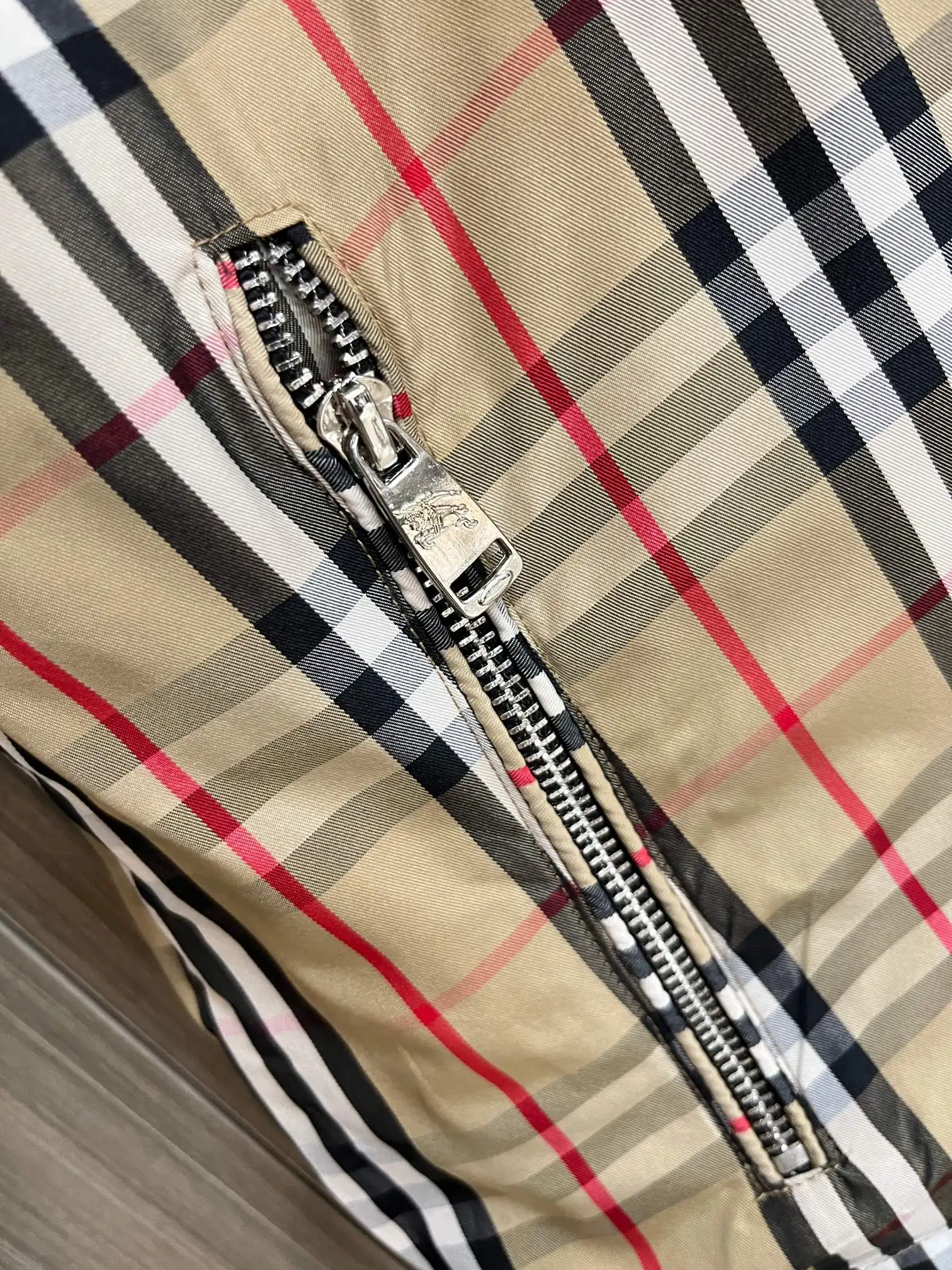 Reversible Check-Lined Hooded Jacket D38014381 — view 9