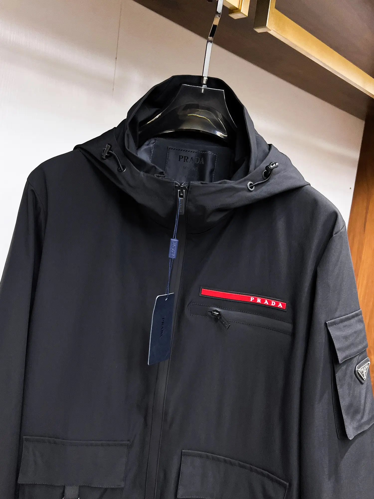 Hooded Technical Fabric Utility Jacket D38014698 — view 4