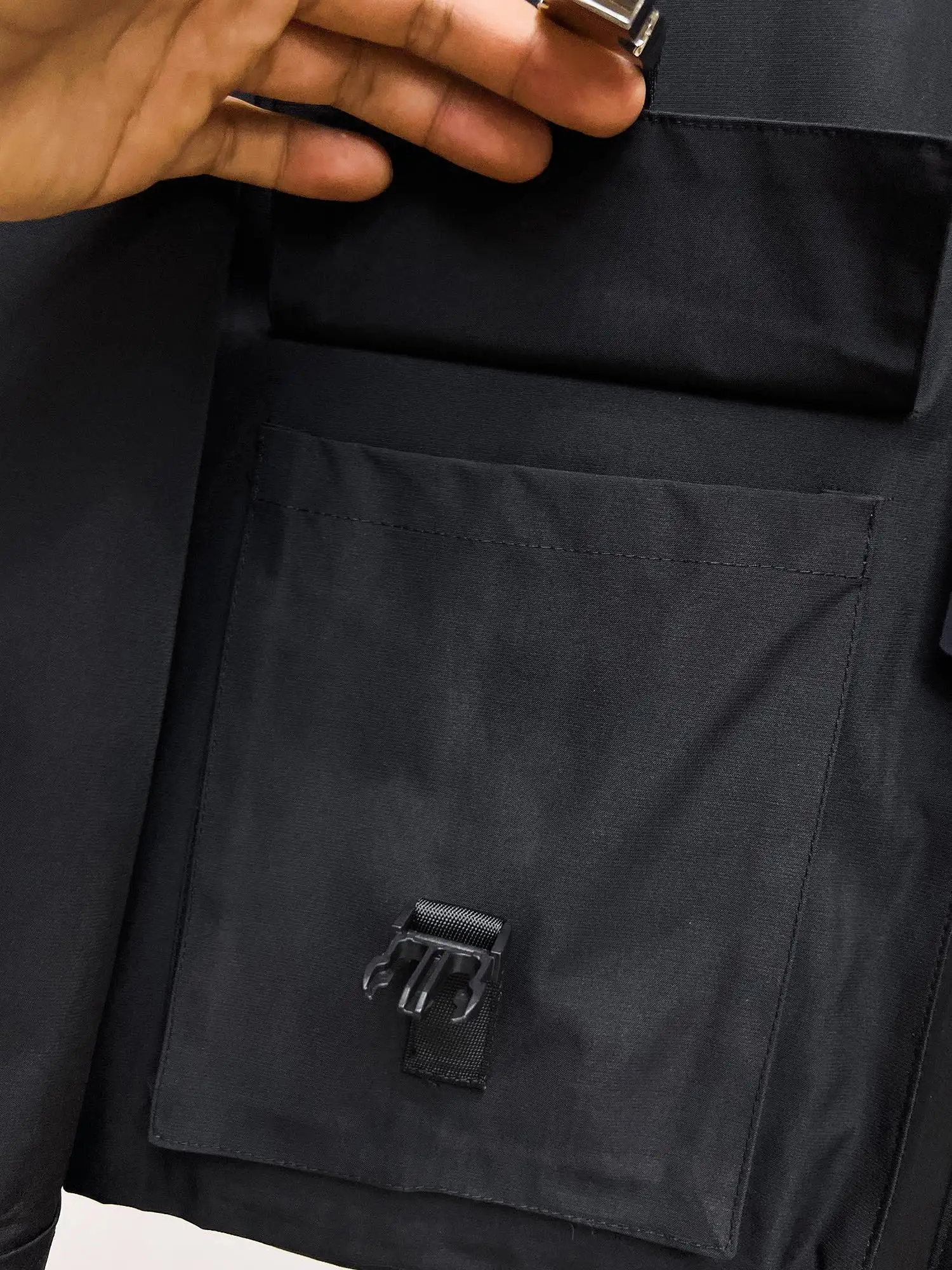 Hooded Technical Fabric Utility Jacket D38014698 — view 12