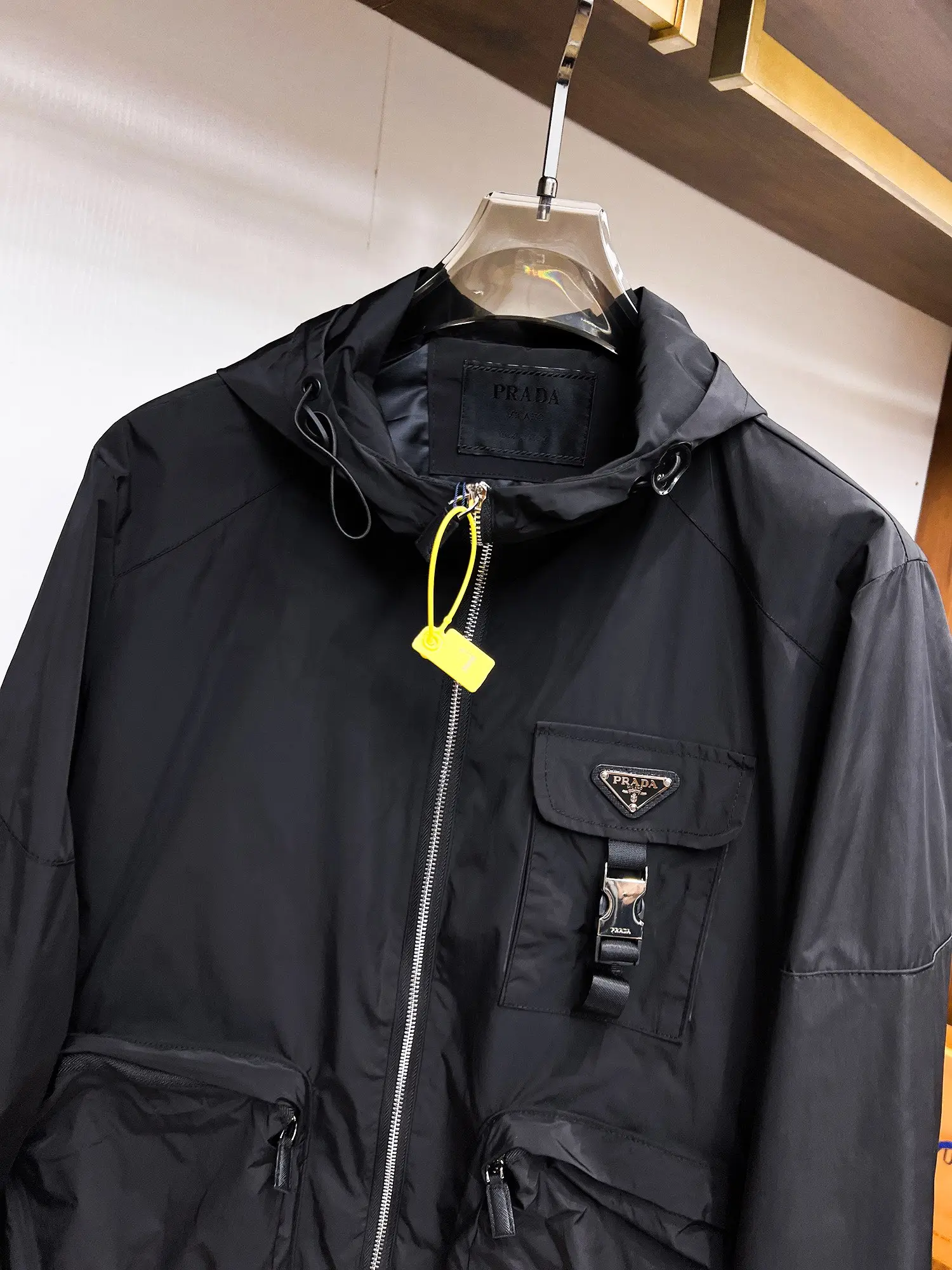 Logo-Plaque Hooded Re-Nylon Jacket D38014712 — view 4