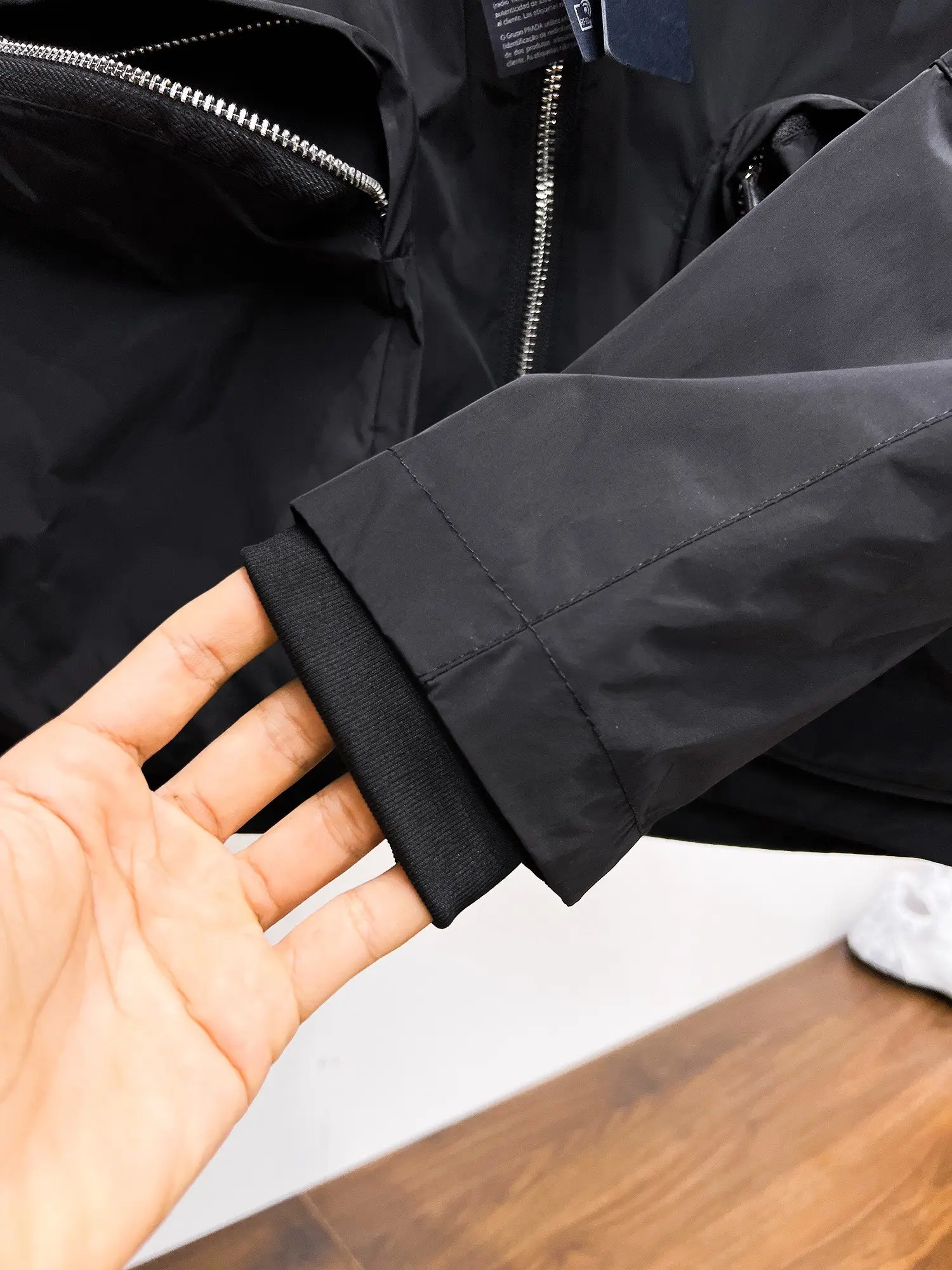 Logo-Plaque Hooded Re-Nylon Jacket D38014712 — view 12