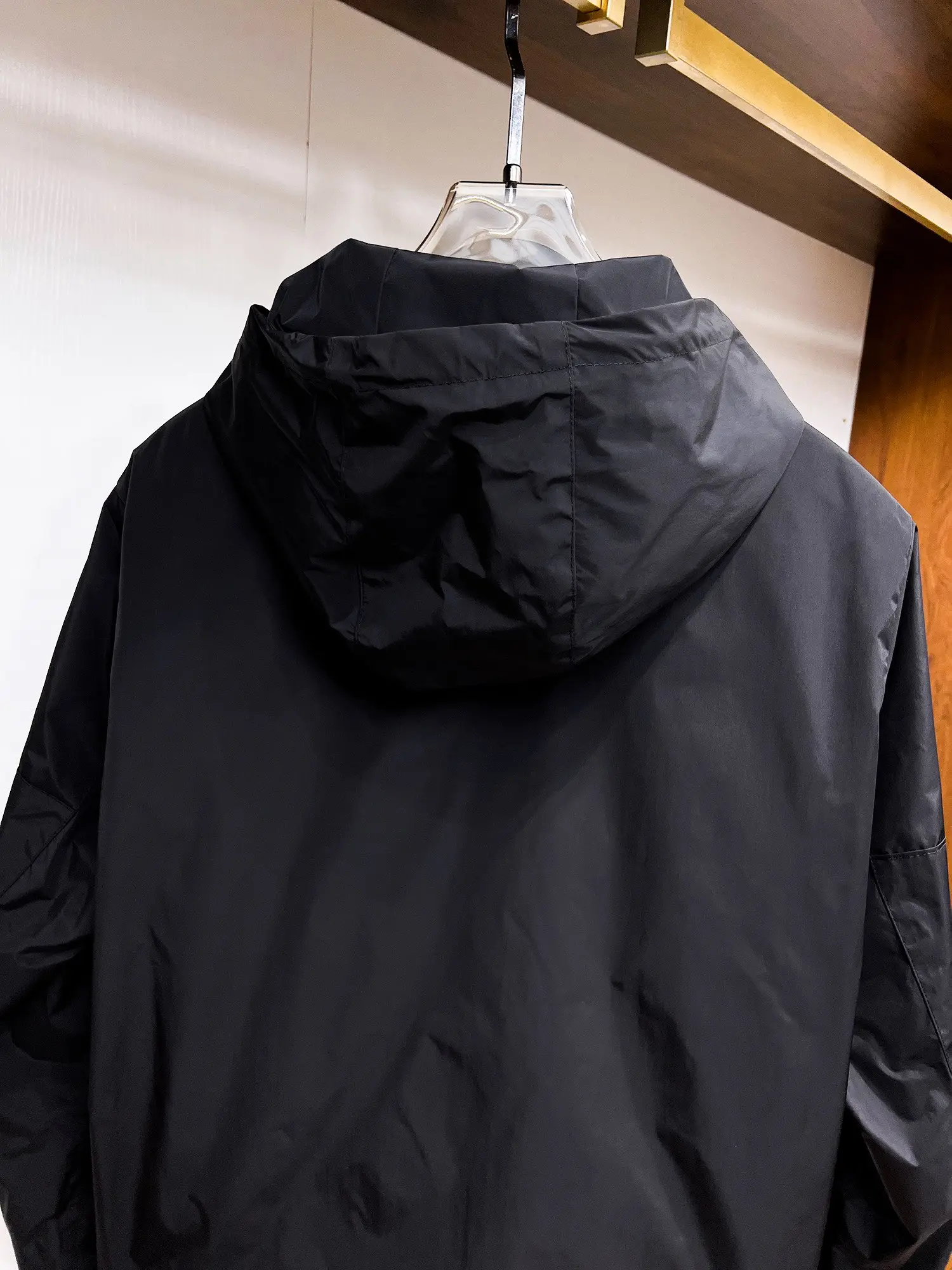 Logo-Plaque Hooded Re-Nylon Jacket D38014712 — view 13