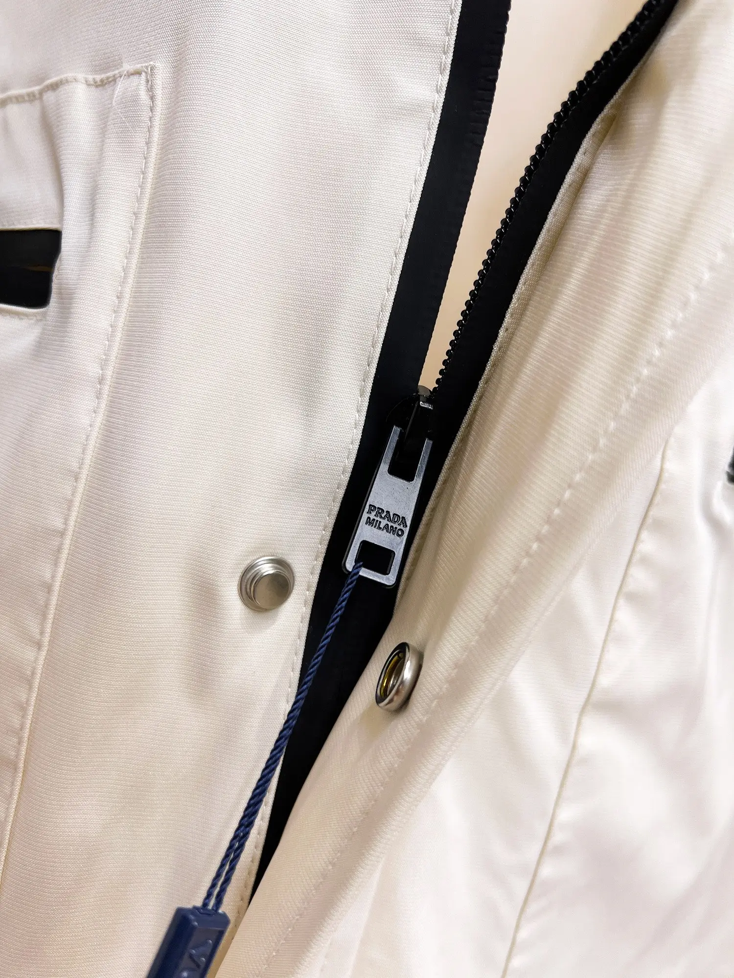Hooded Technical Shell Jacket D38014715 — view 7