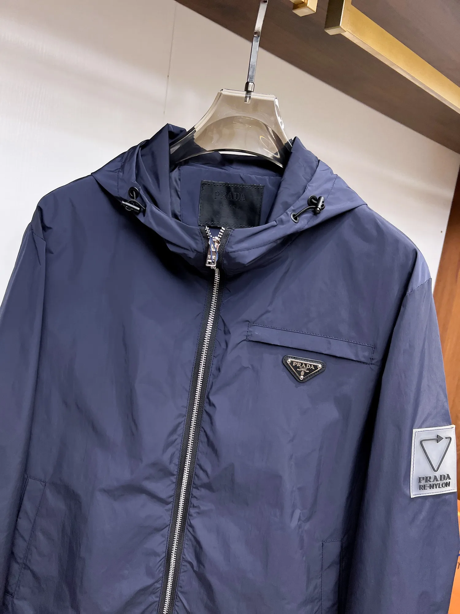 Re-Nylon Hooded Zip-Up Jacket D38014706 — view 4