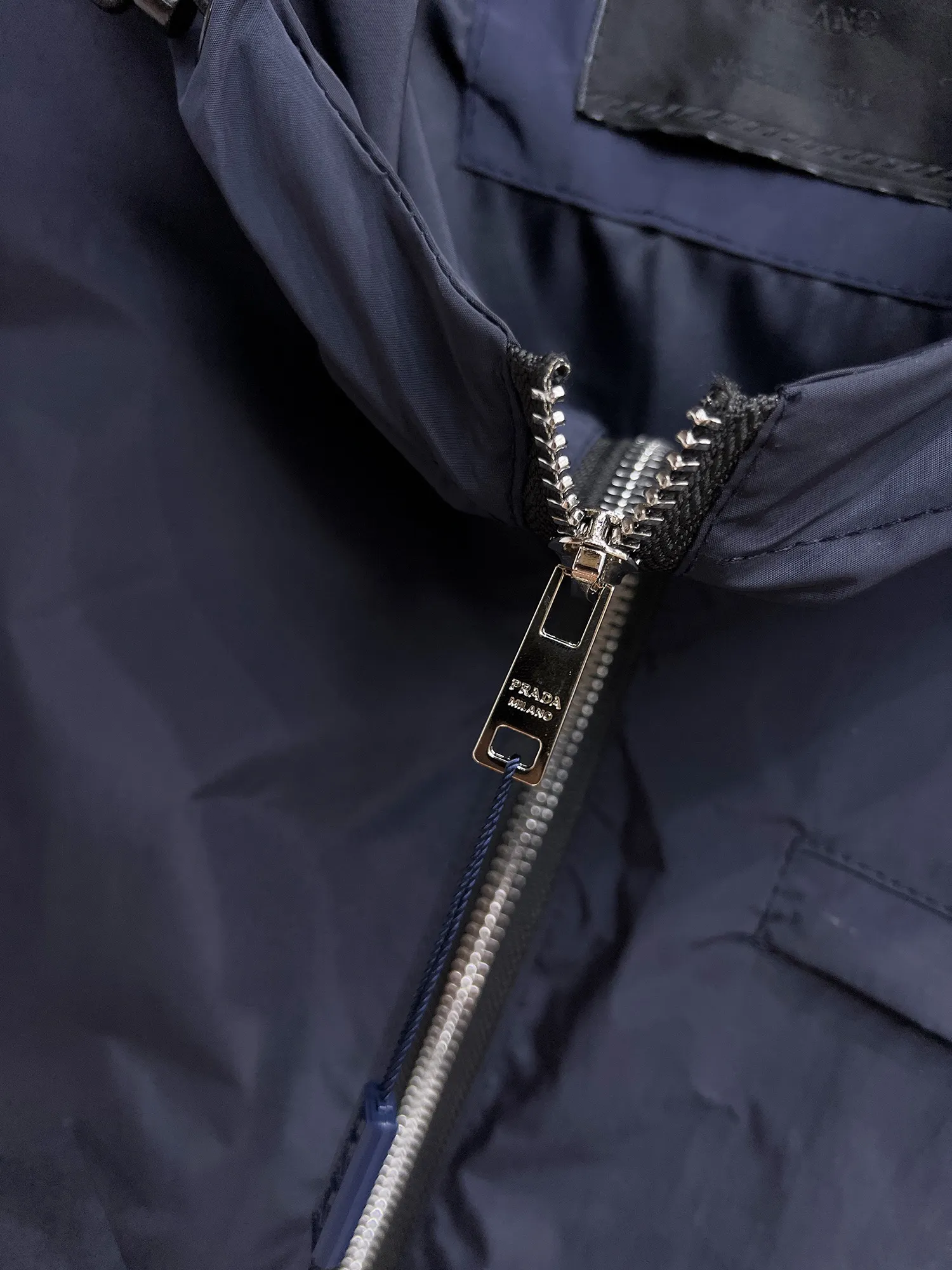 Re-Nylon Hooded Zip-Up Jacket D38014706 — view 7