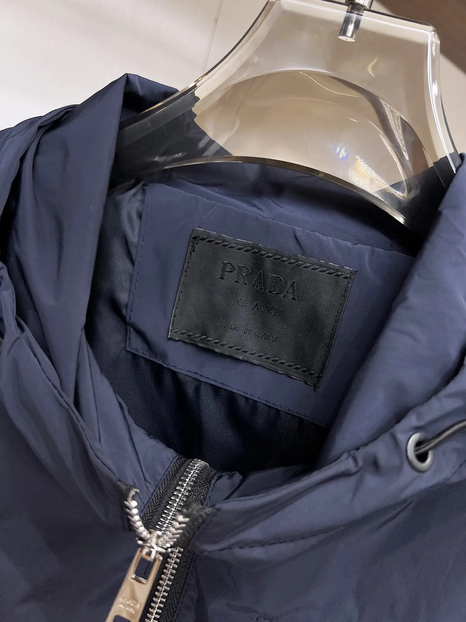 Re-Nylon Hooded Zip-Up Jacket D38014706 — view 8