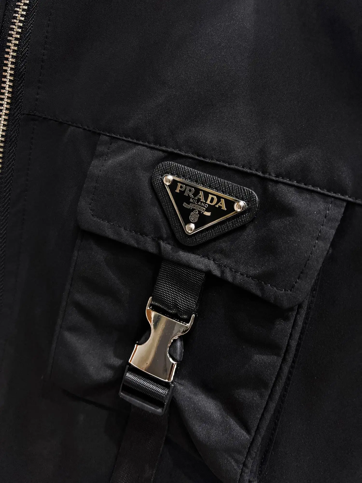 Hooded Utility Jacket with Buckle Pockets D38014727 — view 4