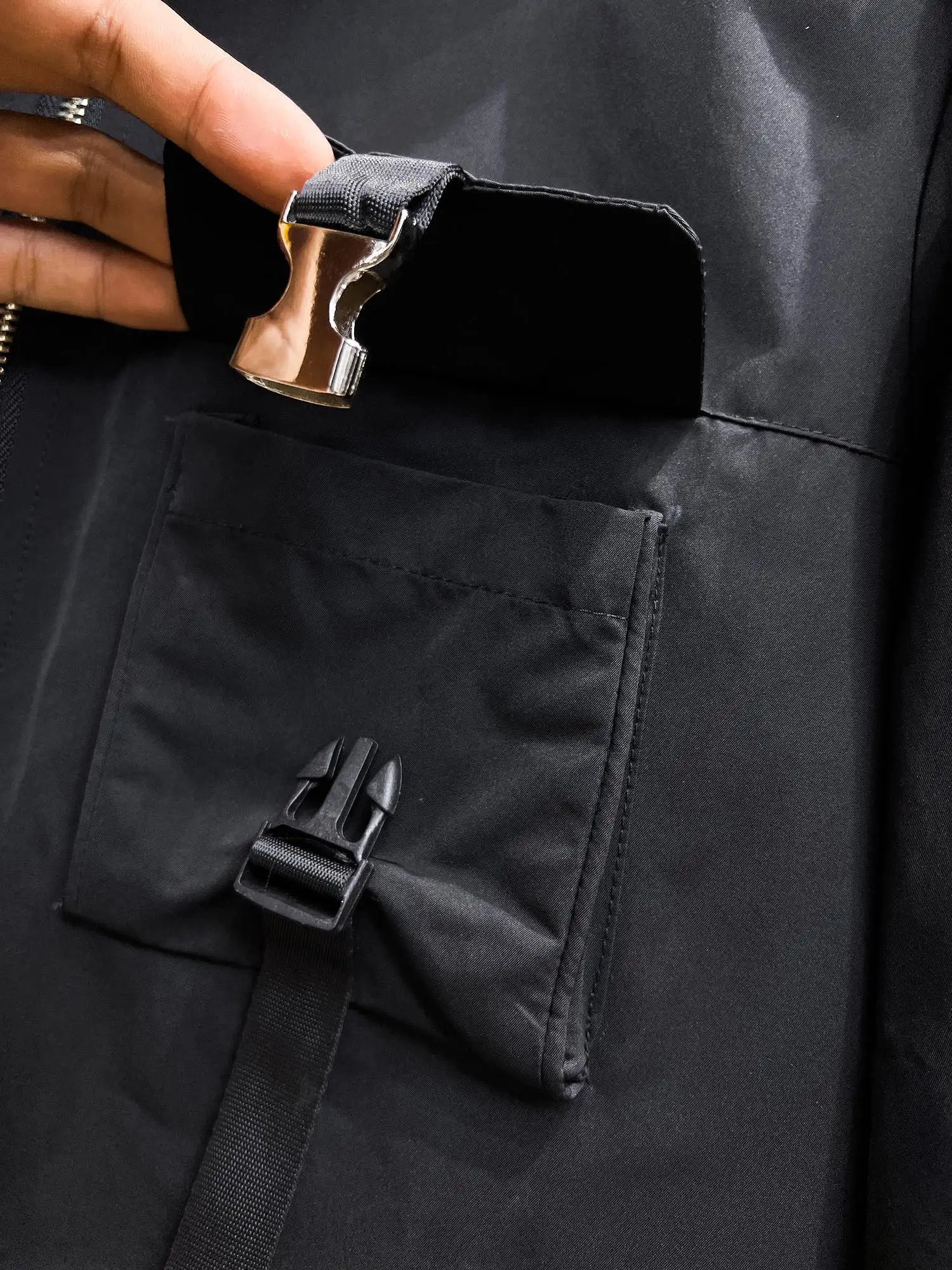 Hooded Utility Jacket with Buckle Pockets D38014727 — view 7