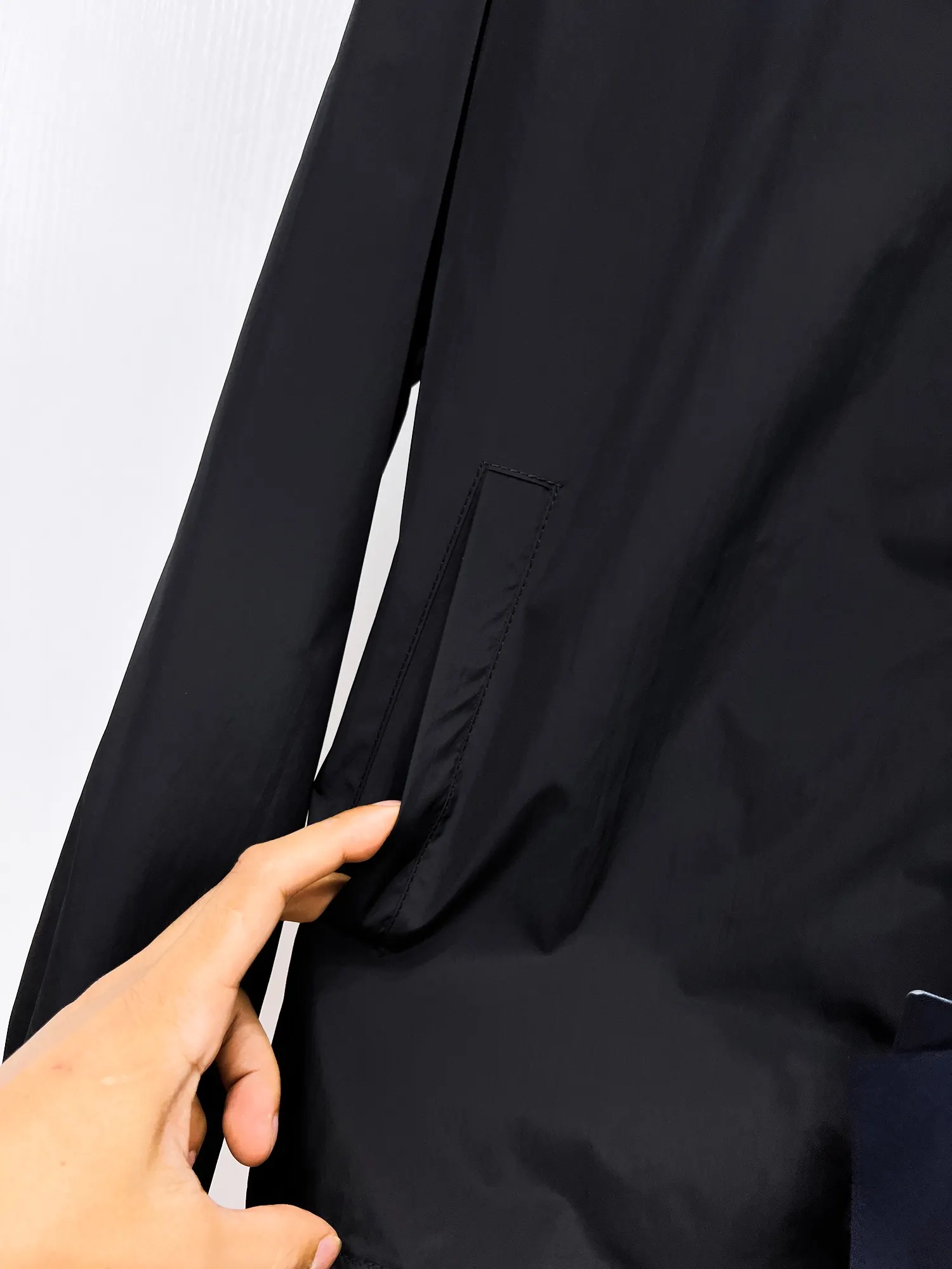 Logo-Appliquéd Hooded Shell Jacket D38014705 — view 11