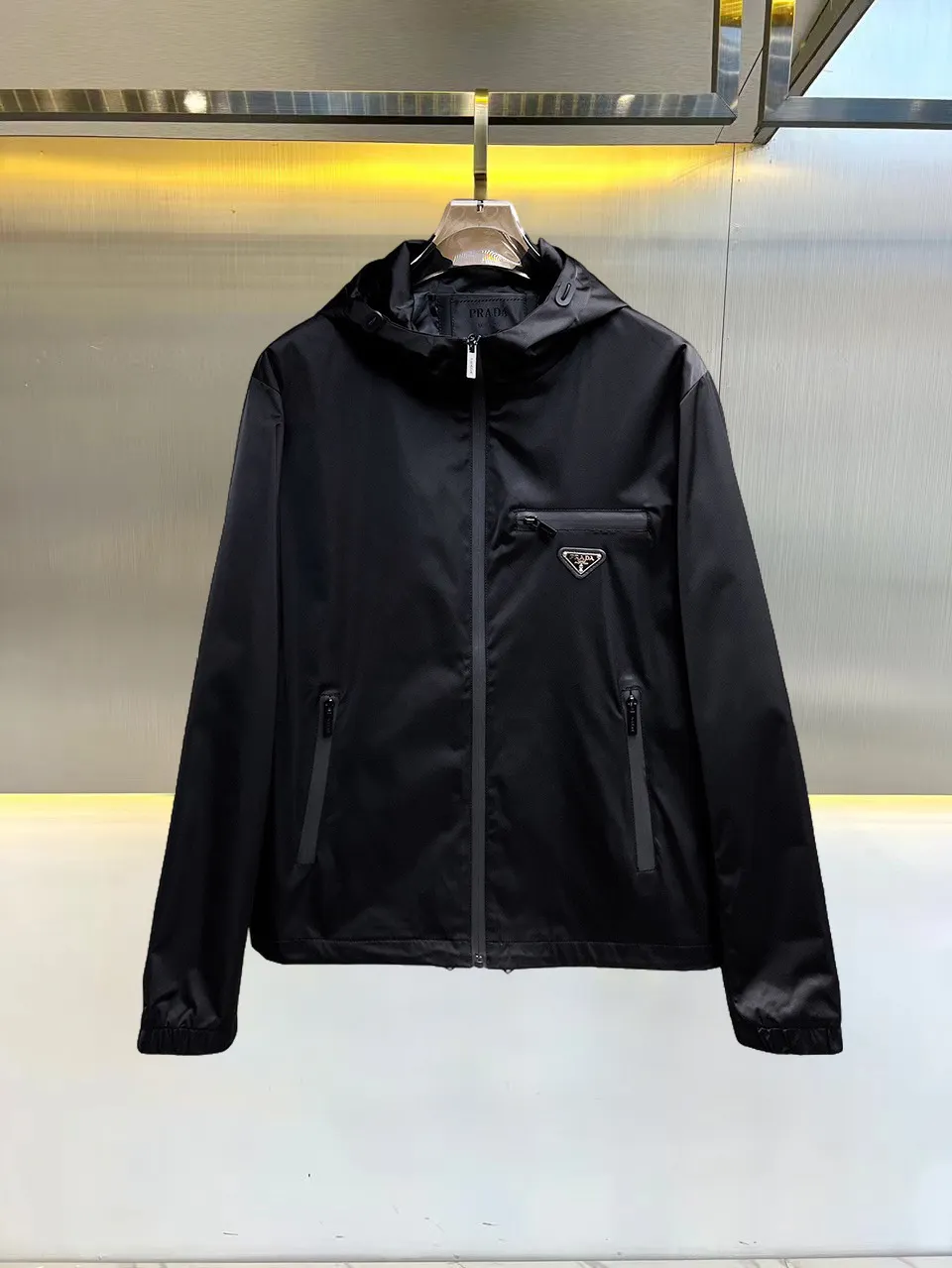 Logo-Plaque Hooded Shell Jacket D38014700