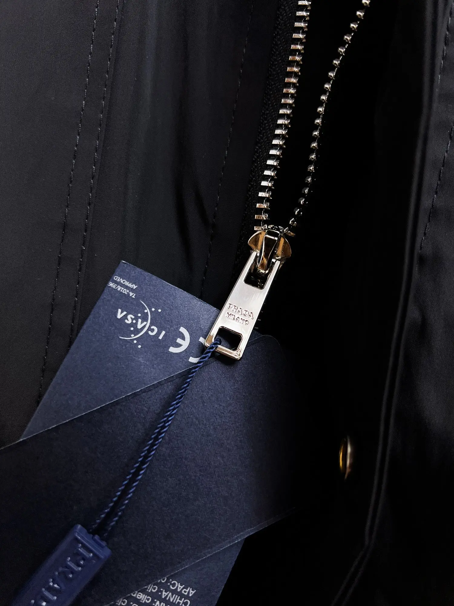 Logo-Print Technical Shell Jacket D38014721 — view 7