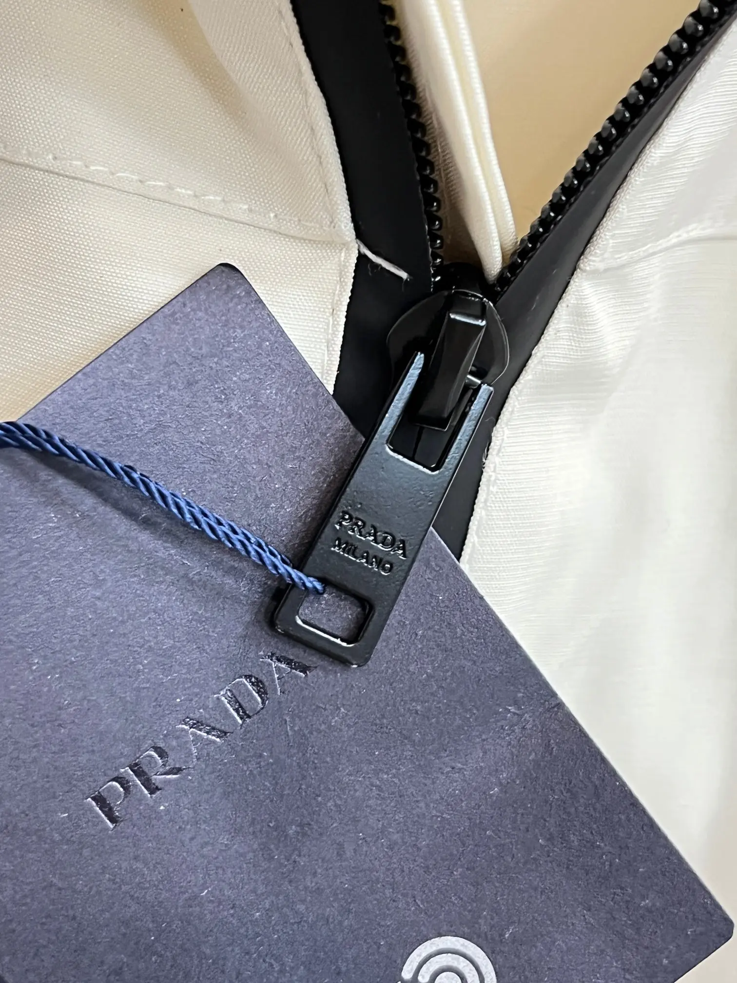 Hooded Technical Shell Jacket D38014395 — view 4