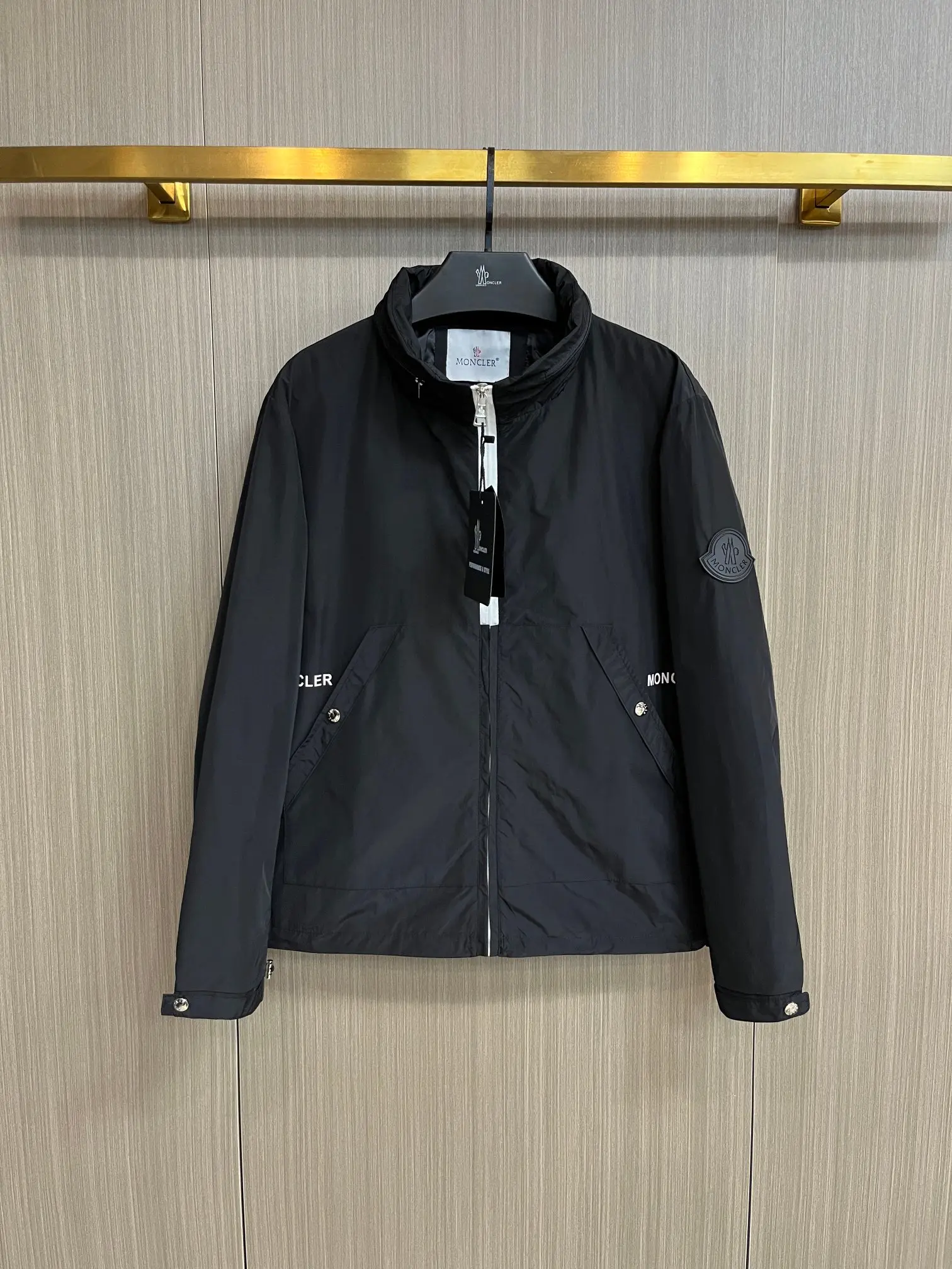 Logo-Patch Shell Windbreaker Jacket D38014295