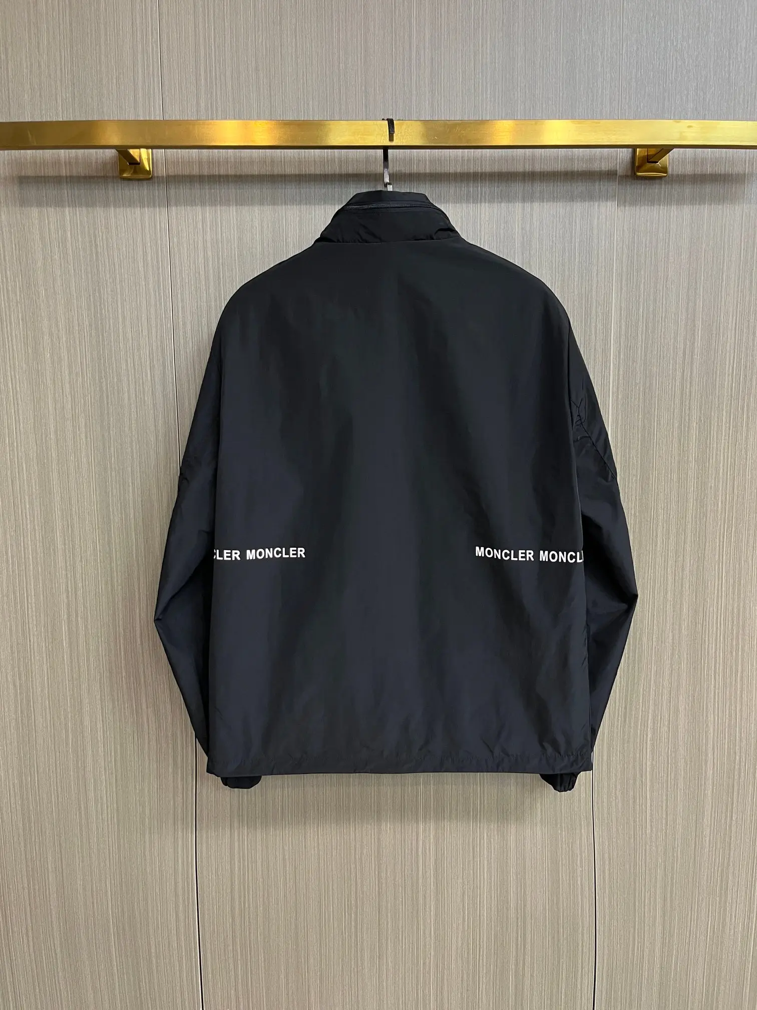 Logo-Patch Shell Windbreaker Jacket D38014295 — view 2