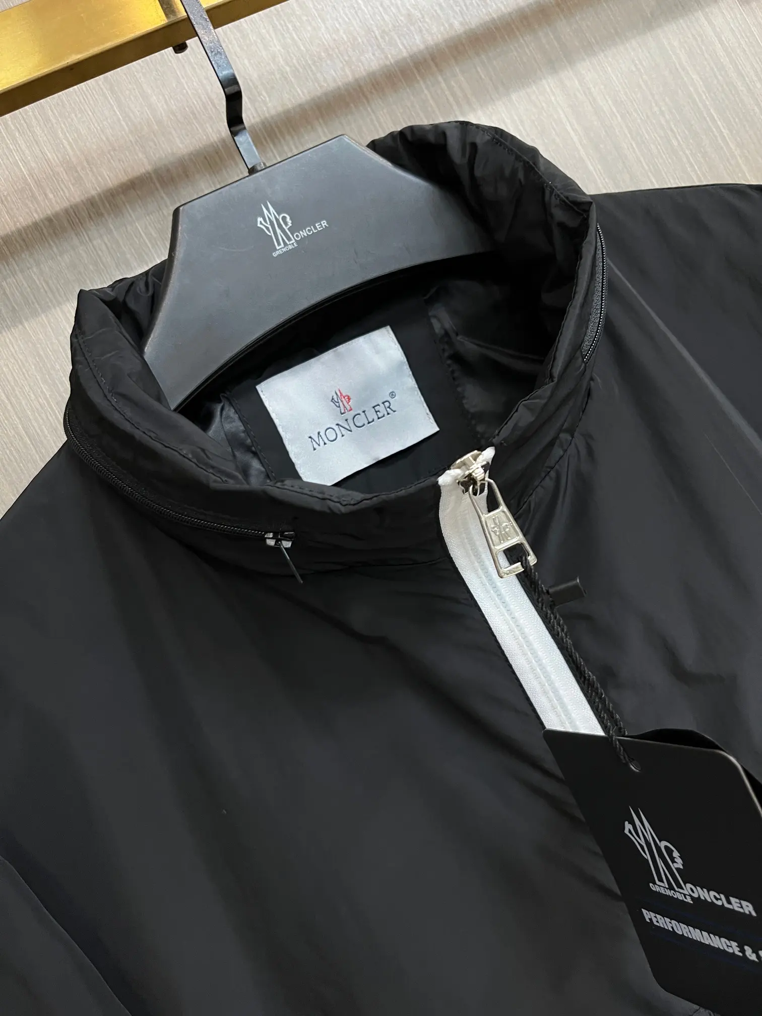Logo-Patch Shell Windbreaker Jacket D38014295 — view 3