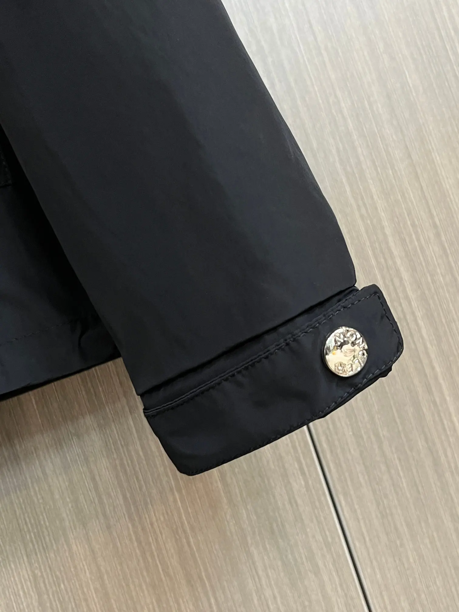 Logo-Patch Shell Windbreaker Jacket D38014295 — view 9