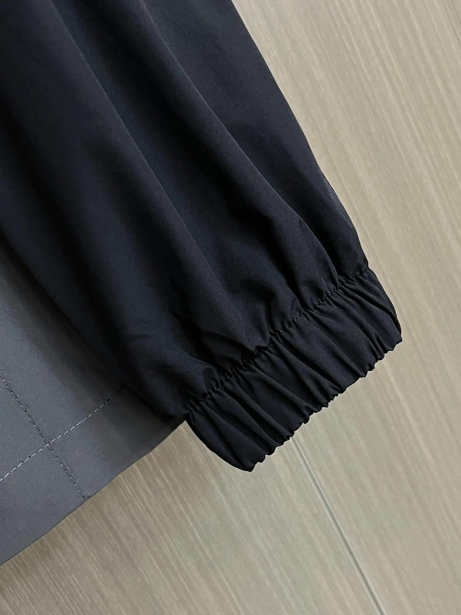 Two-Tone Hooded Windbreaker Jacket D38014369 — view 8