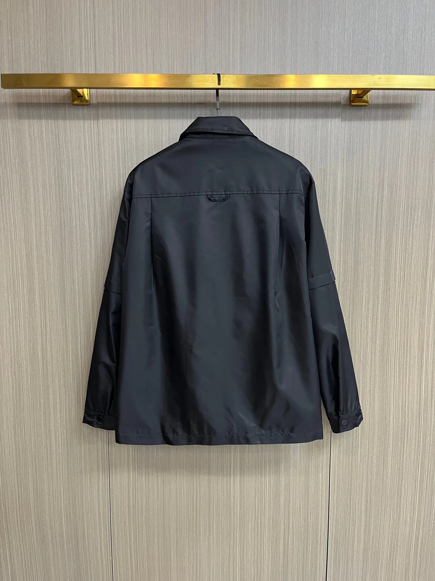 Re-Nylon Buckle Detail Utility Jacket D38014364 — view 2