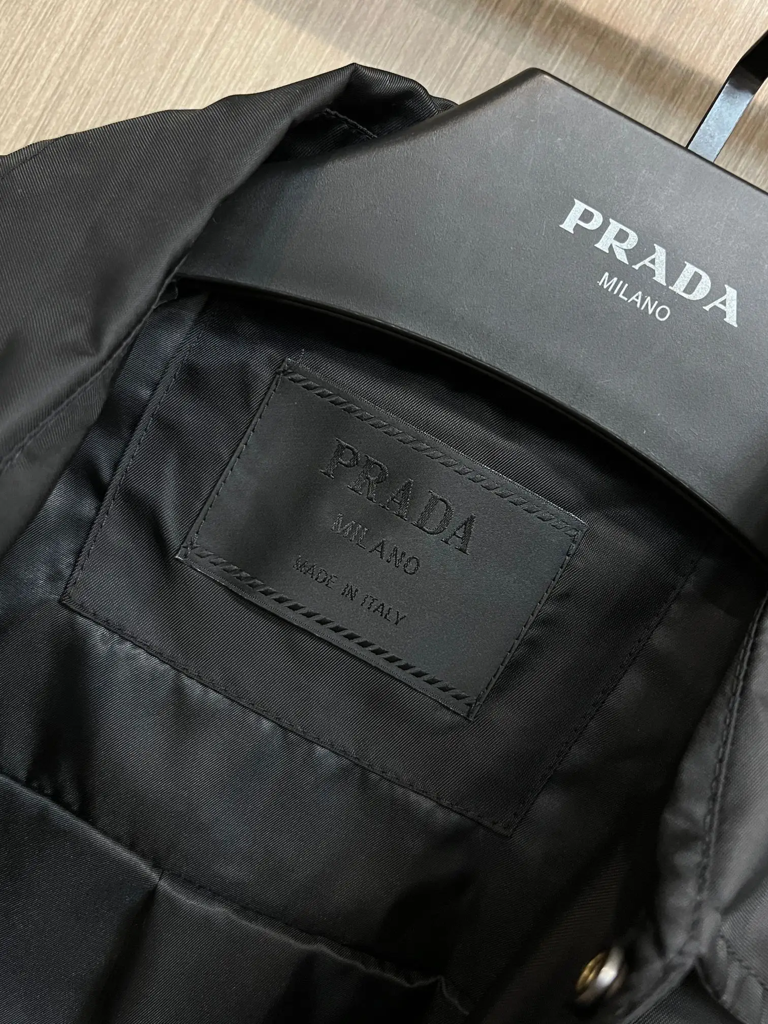 Re-Nylon Buckle Detail Utility Jacket D38014364 — view 4