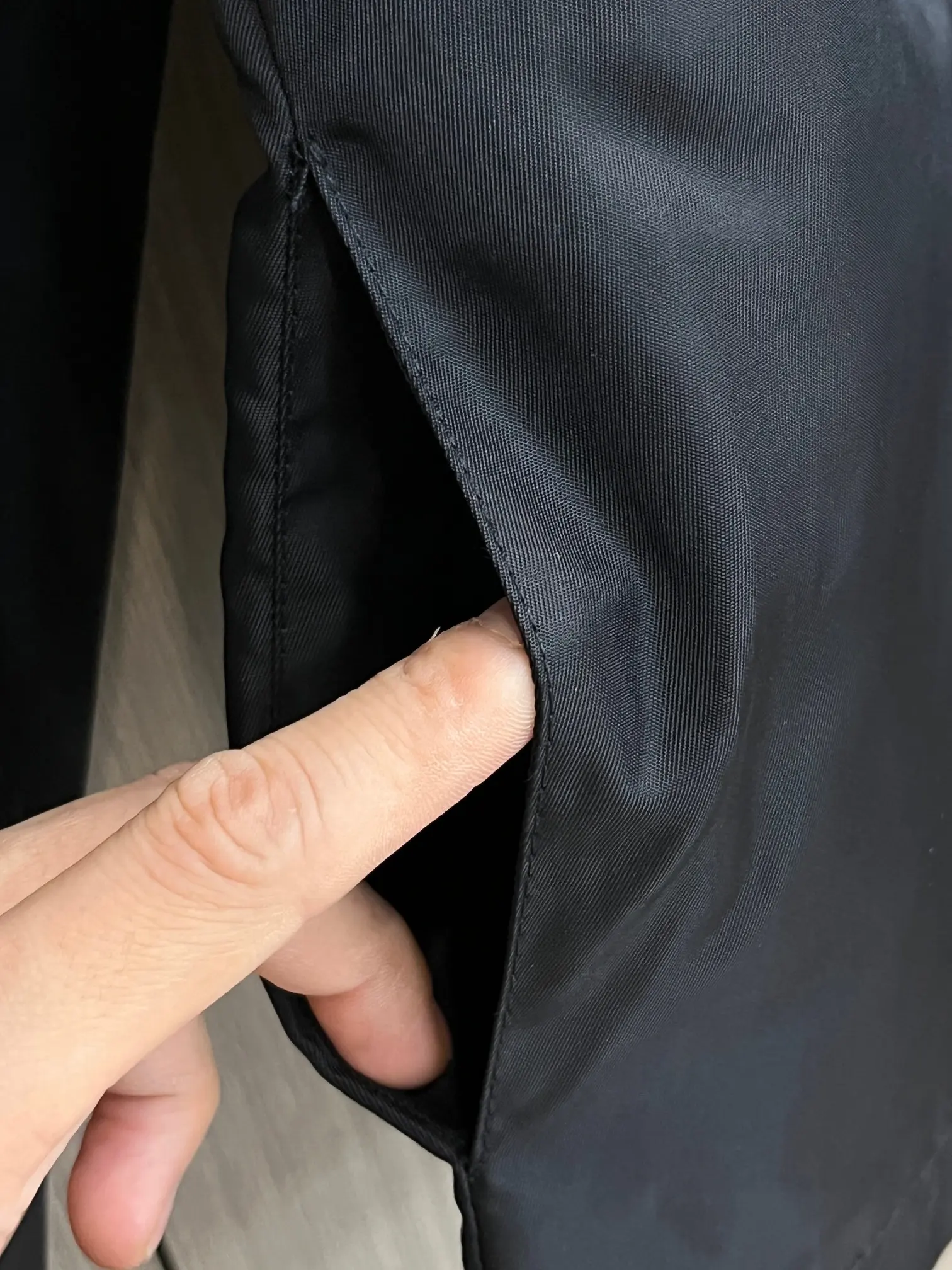 Logo-Plaque Re-Nylon Shirt Jacket D38014388 — view 8