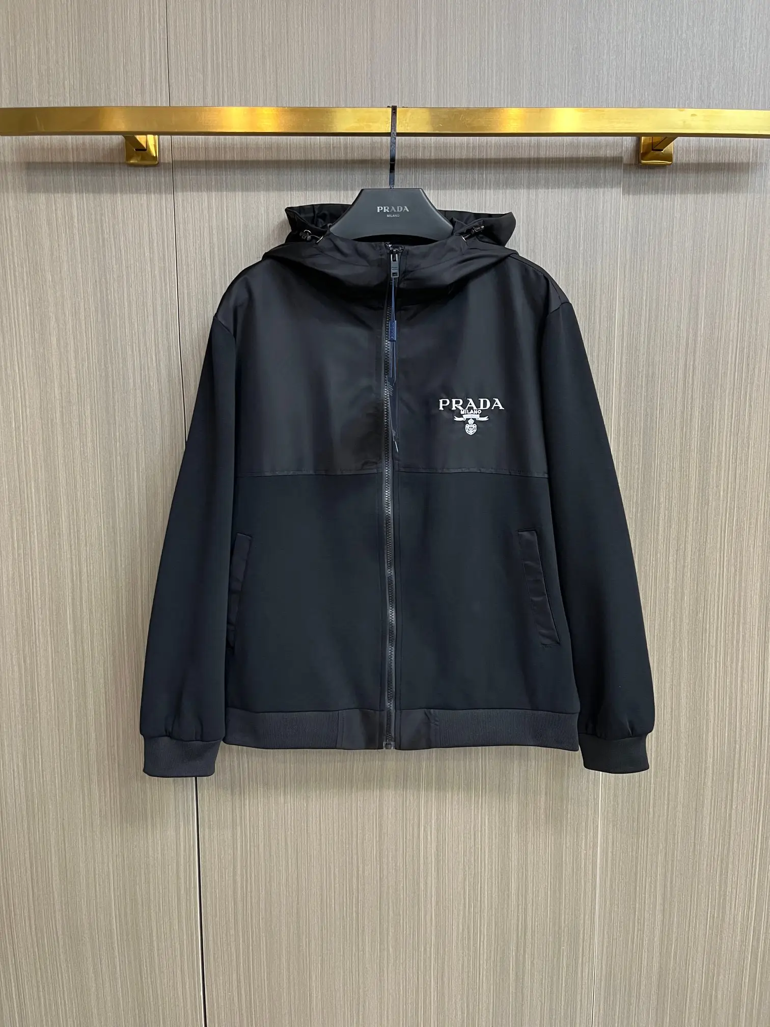 Logo-Print Hooded Shell Jacket D38014269