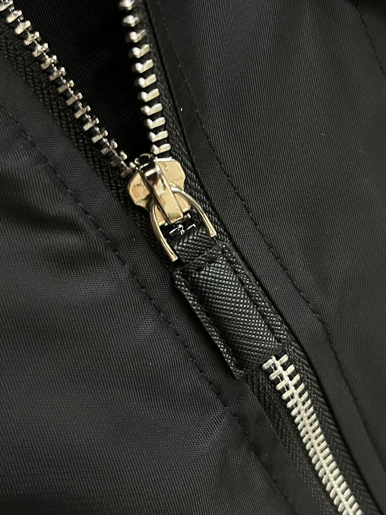 Logo-Badge Re-Nylon Zip-Up Jacket D38014389 — view 5
