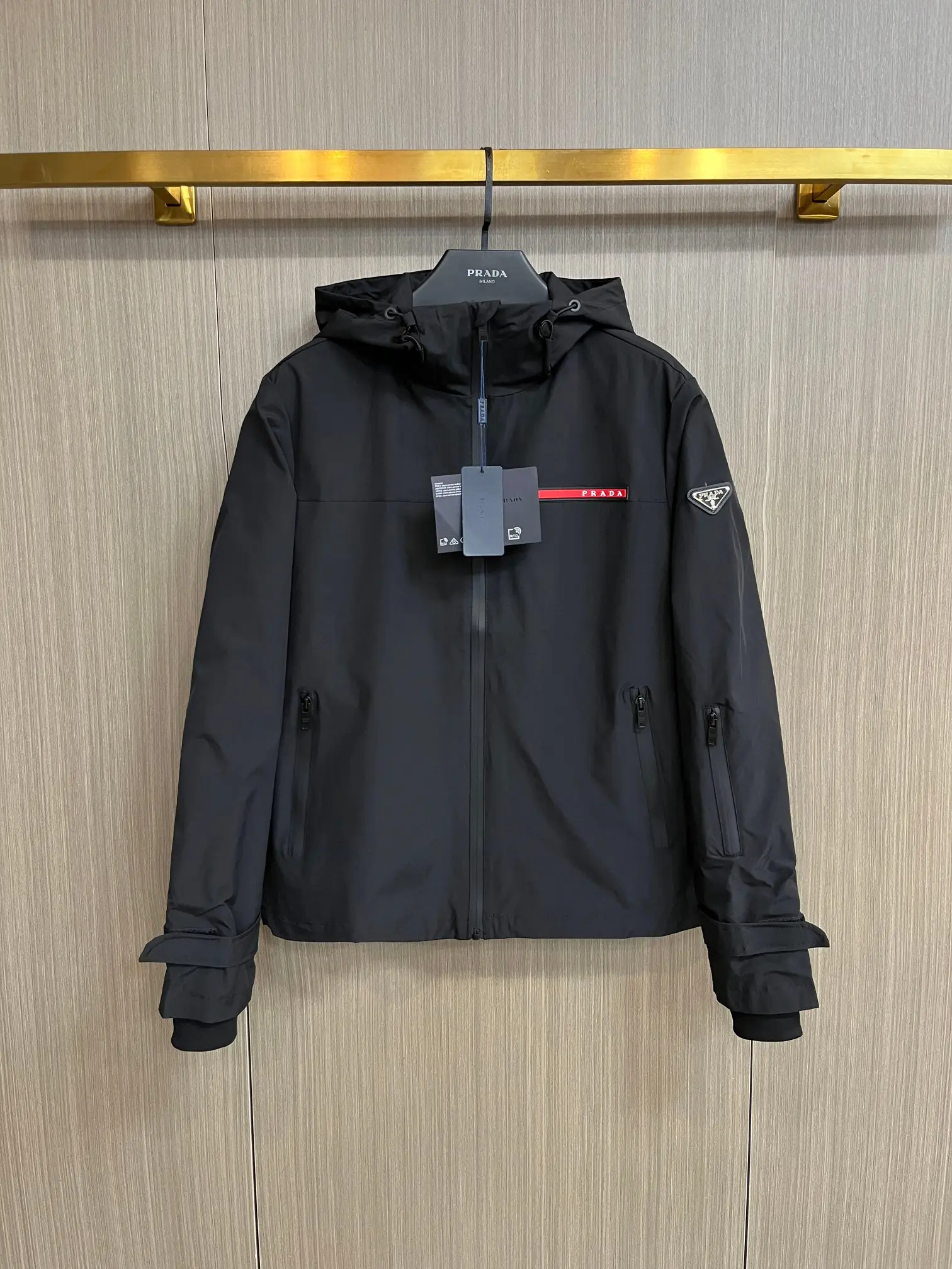 Hooded Technical Shell Jacket D38014396