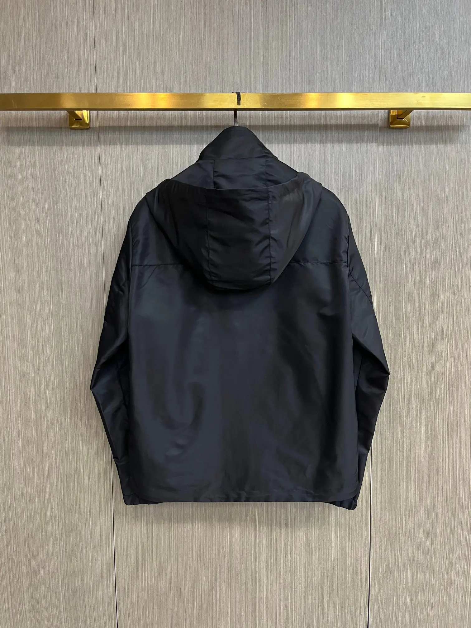Logo-Plaque Hooded Shell Jacket D38014279 — view 2