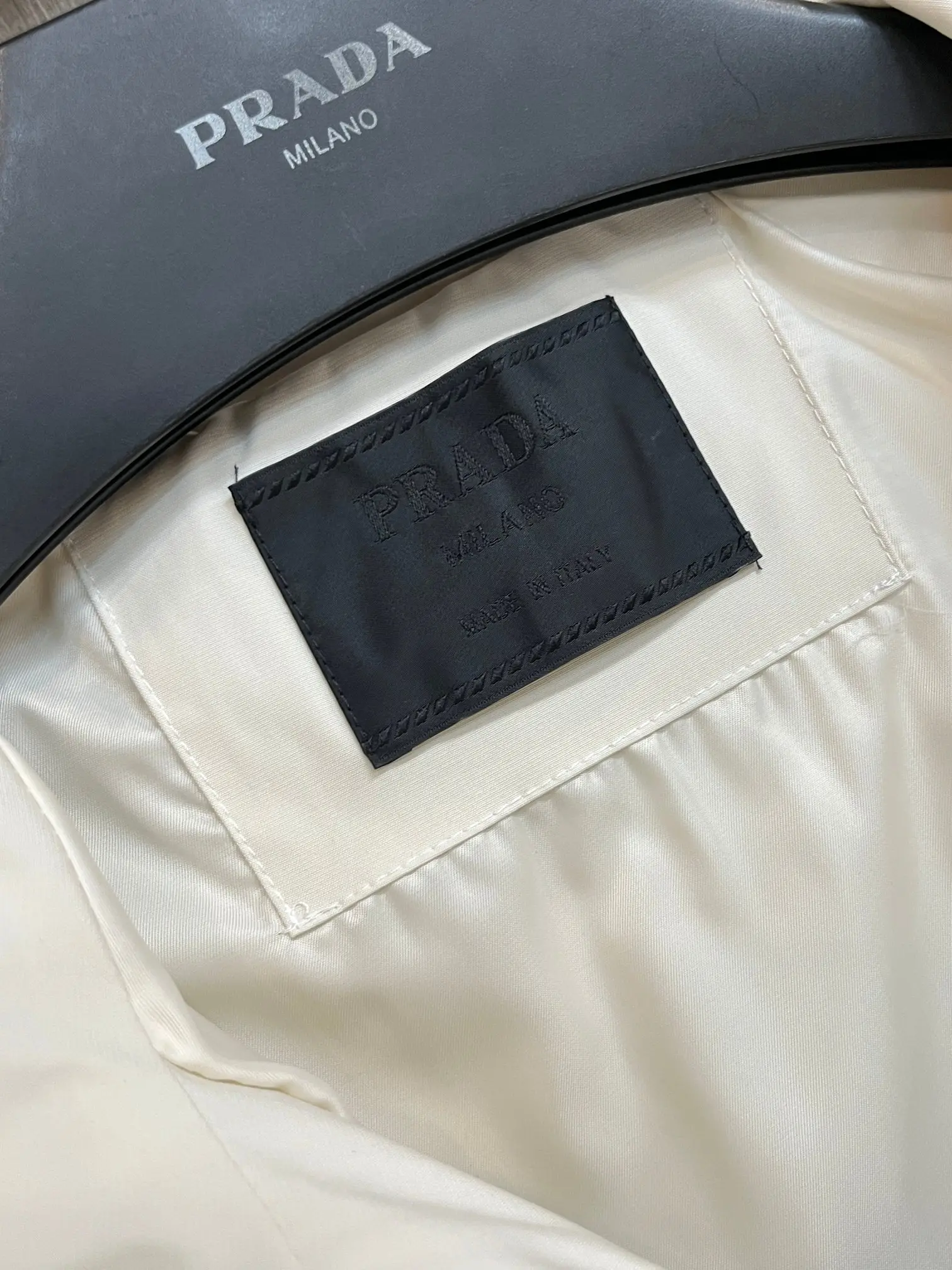 Logo-Appliquéd Hooded Shell Jacket D38014270 — view 4